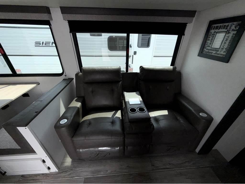 2026 VENTURE RV SIENNA 251VRB - Image 13