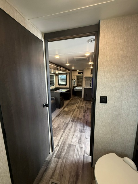 2022 CrossRoads Cruiser Aire CR27RBS - Image 14