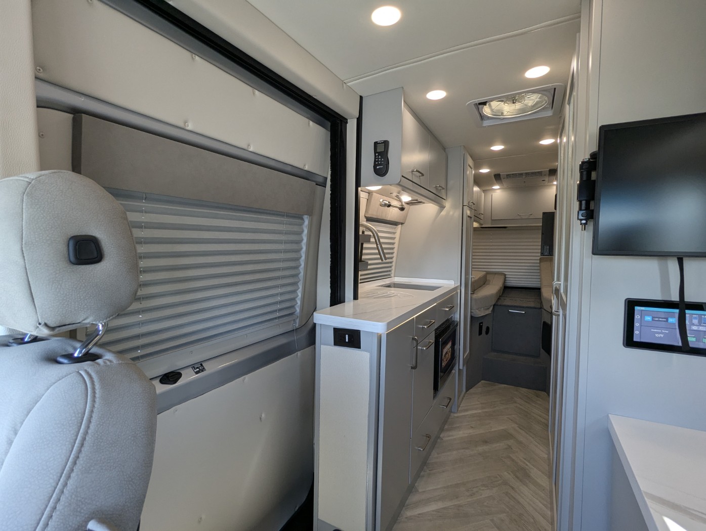 2025 Coachmen Galleria Li3 24A - Image 17