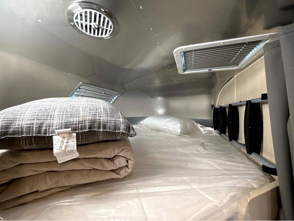 2026 AIRSTREAM FLYING CLOUD 30FBBQ - Image 27