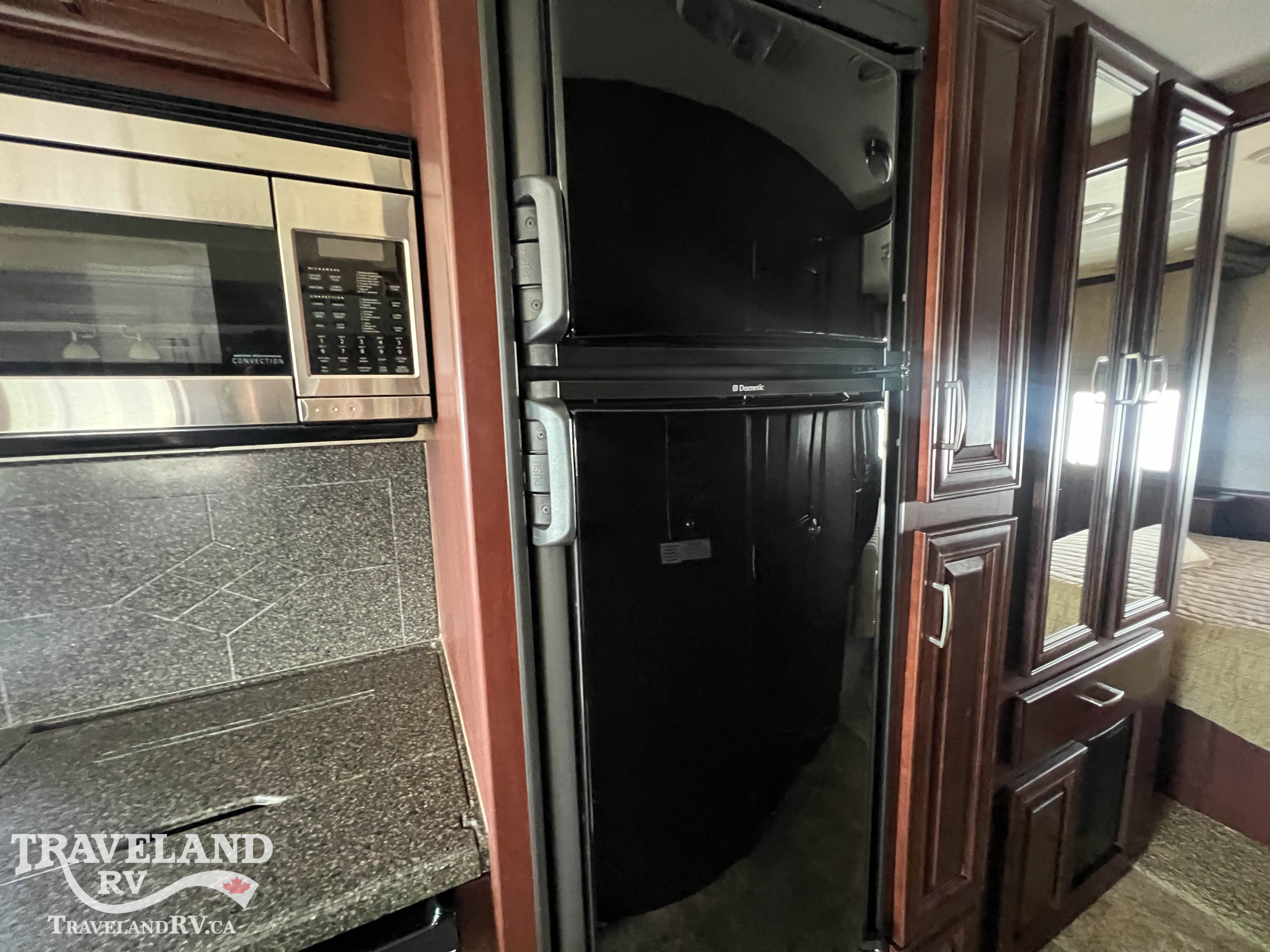 2012 Thor Motor Coach CHALLENGER 32VC HMS - Image 25