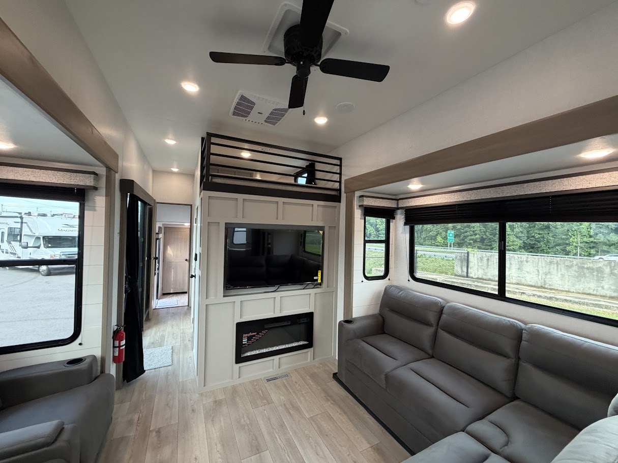 2027 JAYCO JAY FLIGHT BUNGALOW 404LOFT - Image 18