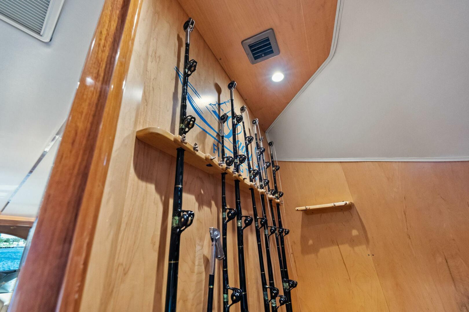 2012 Viking 82 Convertible - Image 36