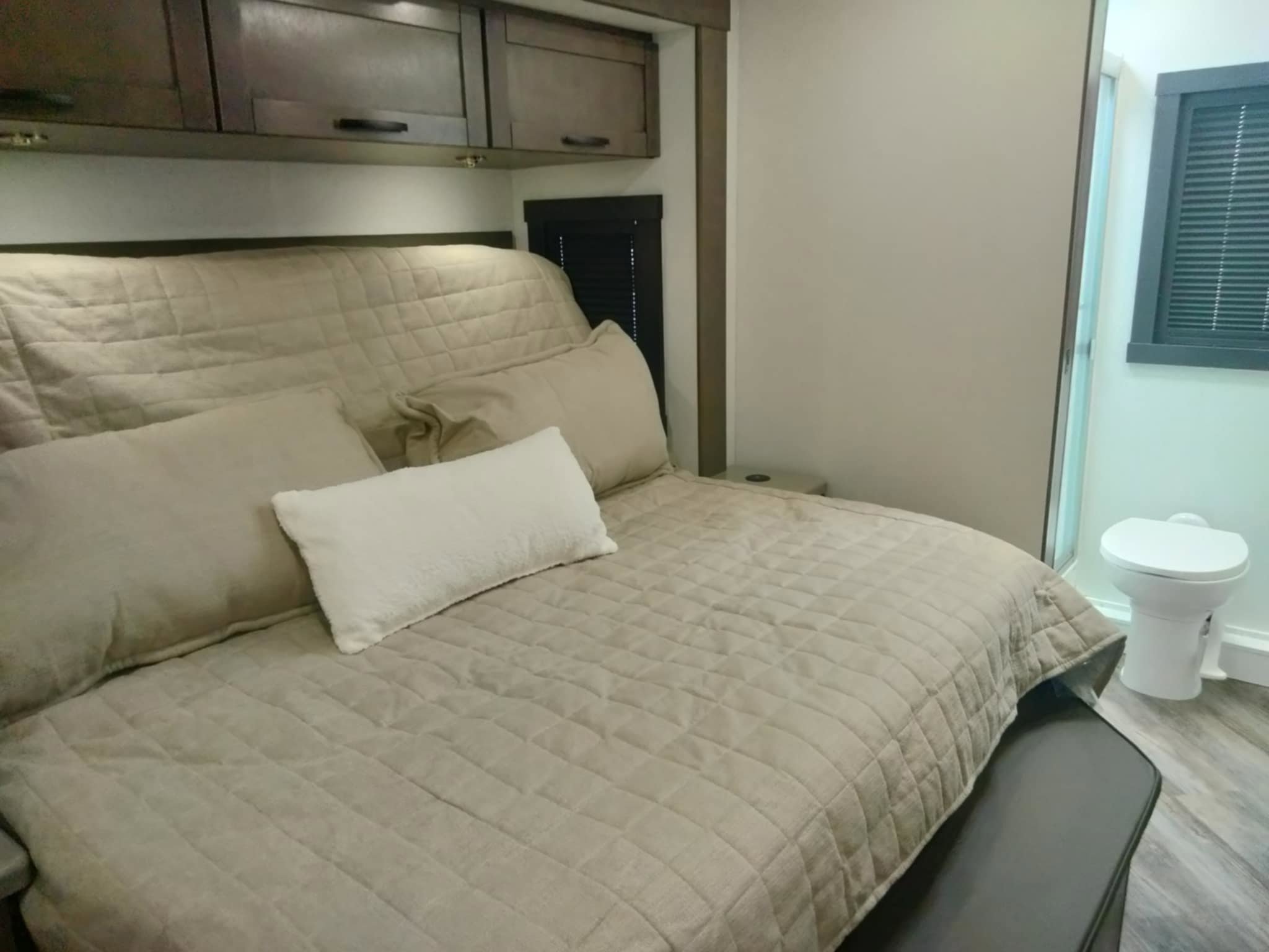 2026 ENTEGRA COACH ACCOLADE 37K - Image 43