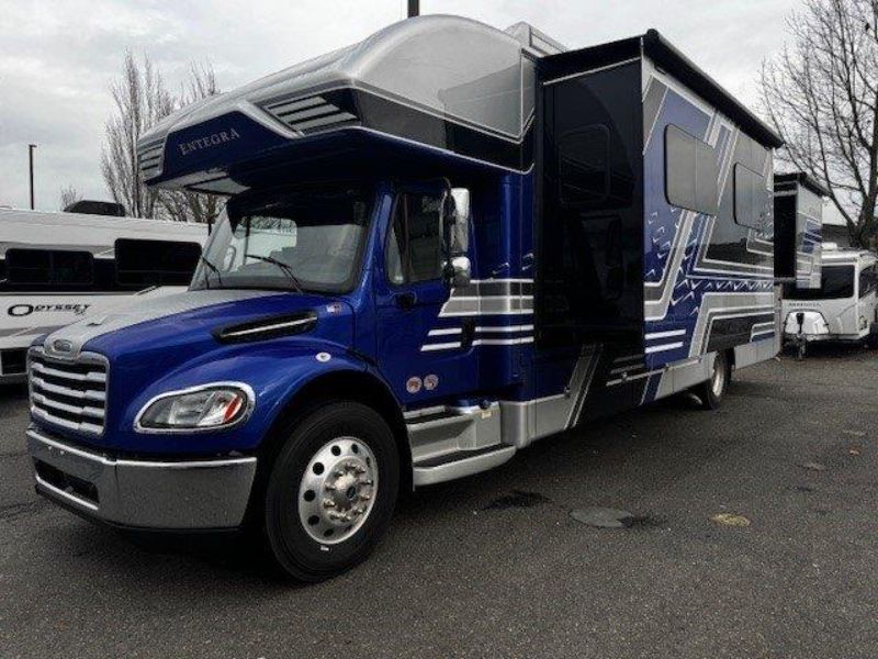 2026 Entegra Coach Accolade XL 37M - Image 2