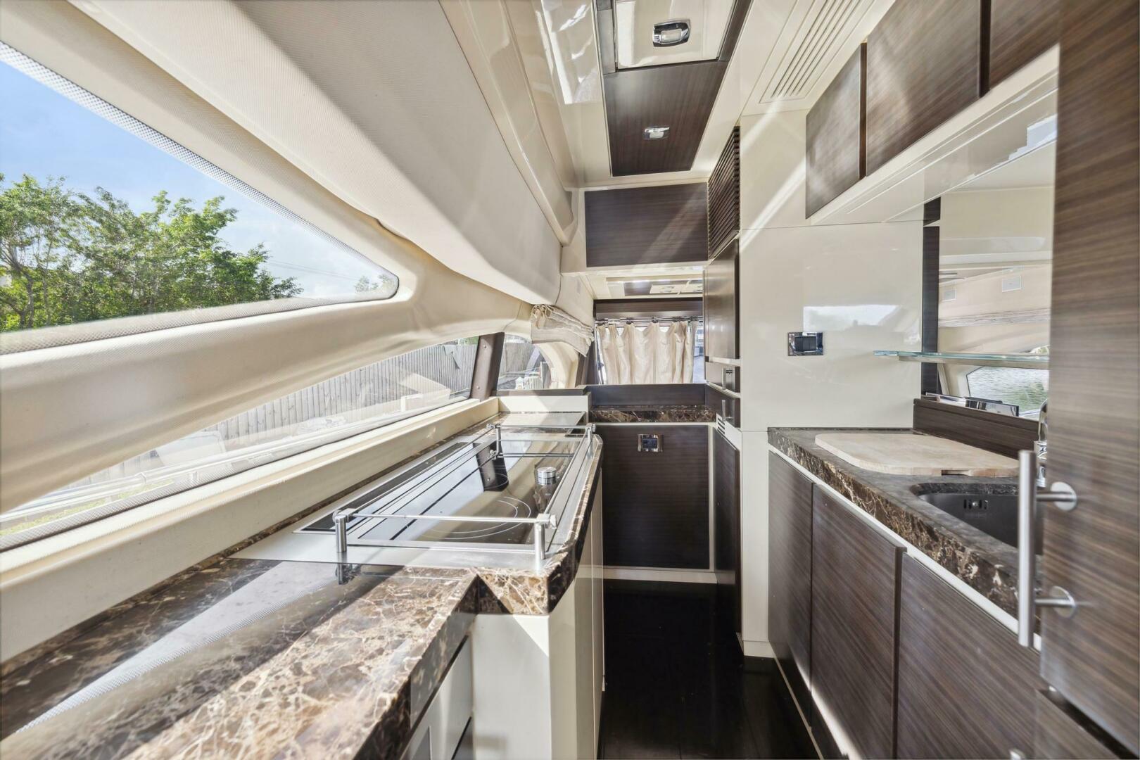 2013 Azimut 70 - Image 30
