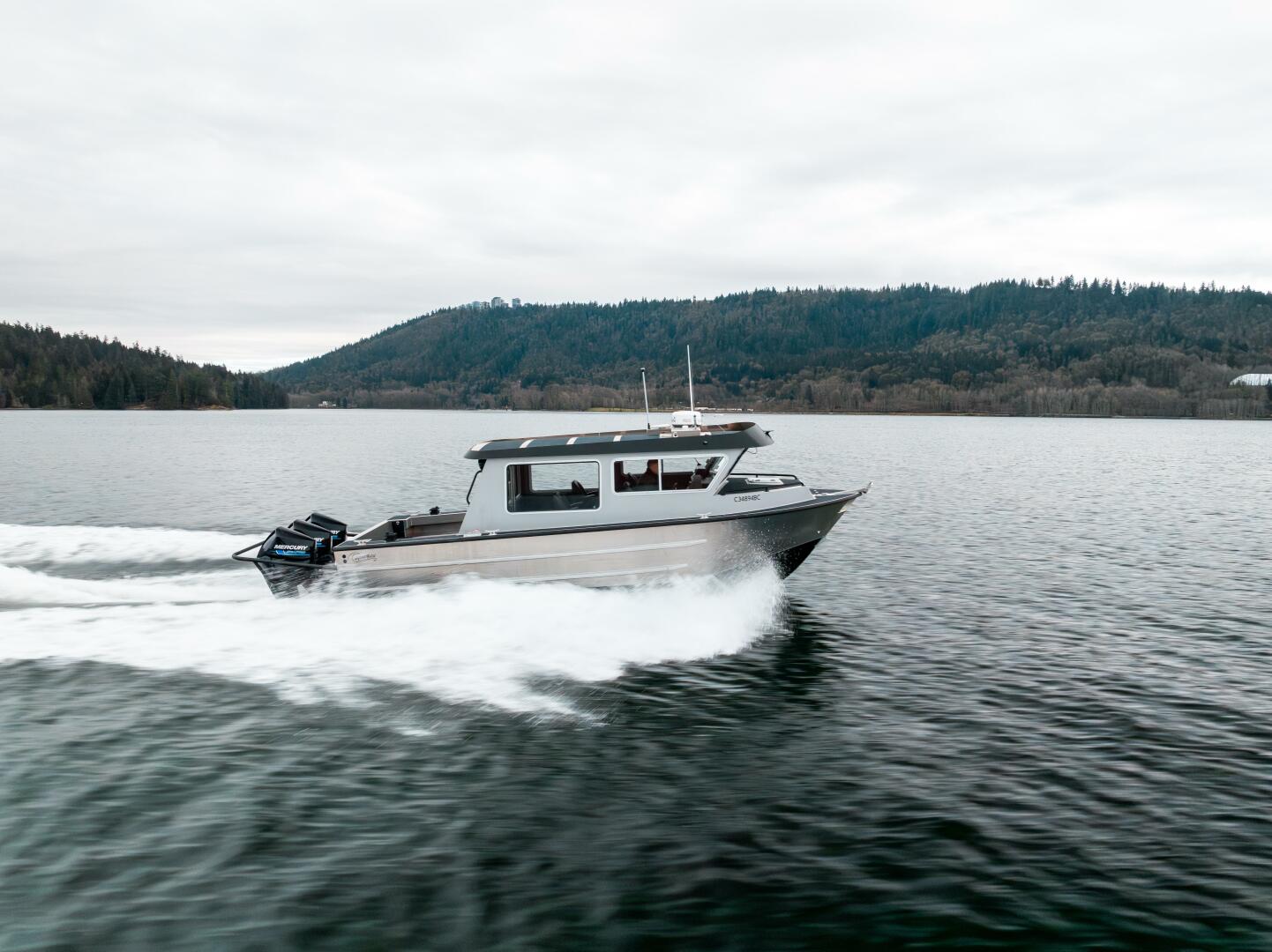 2023 Liquid Metal Maquinna Crew - Image 4