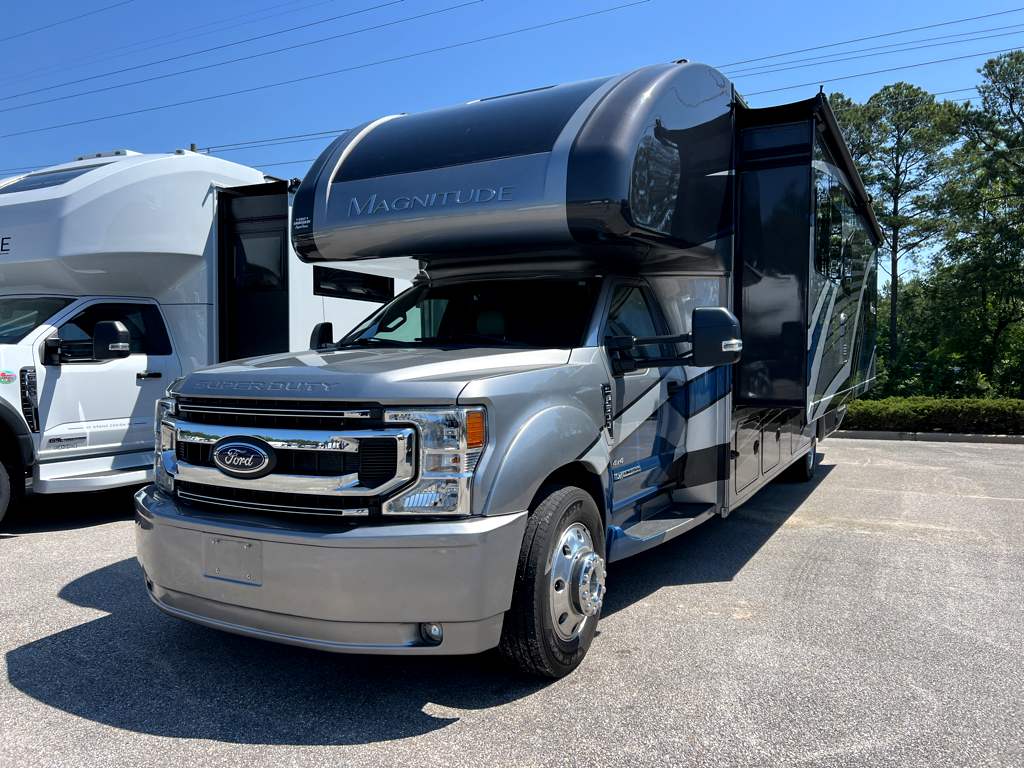 2022 THOR MOTOR COACH MAGNITUDE BT36 - Image 2