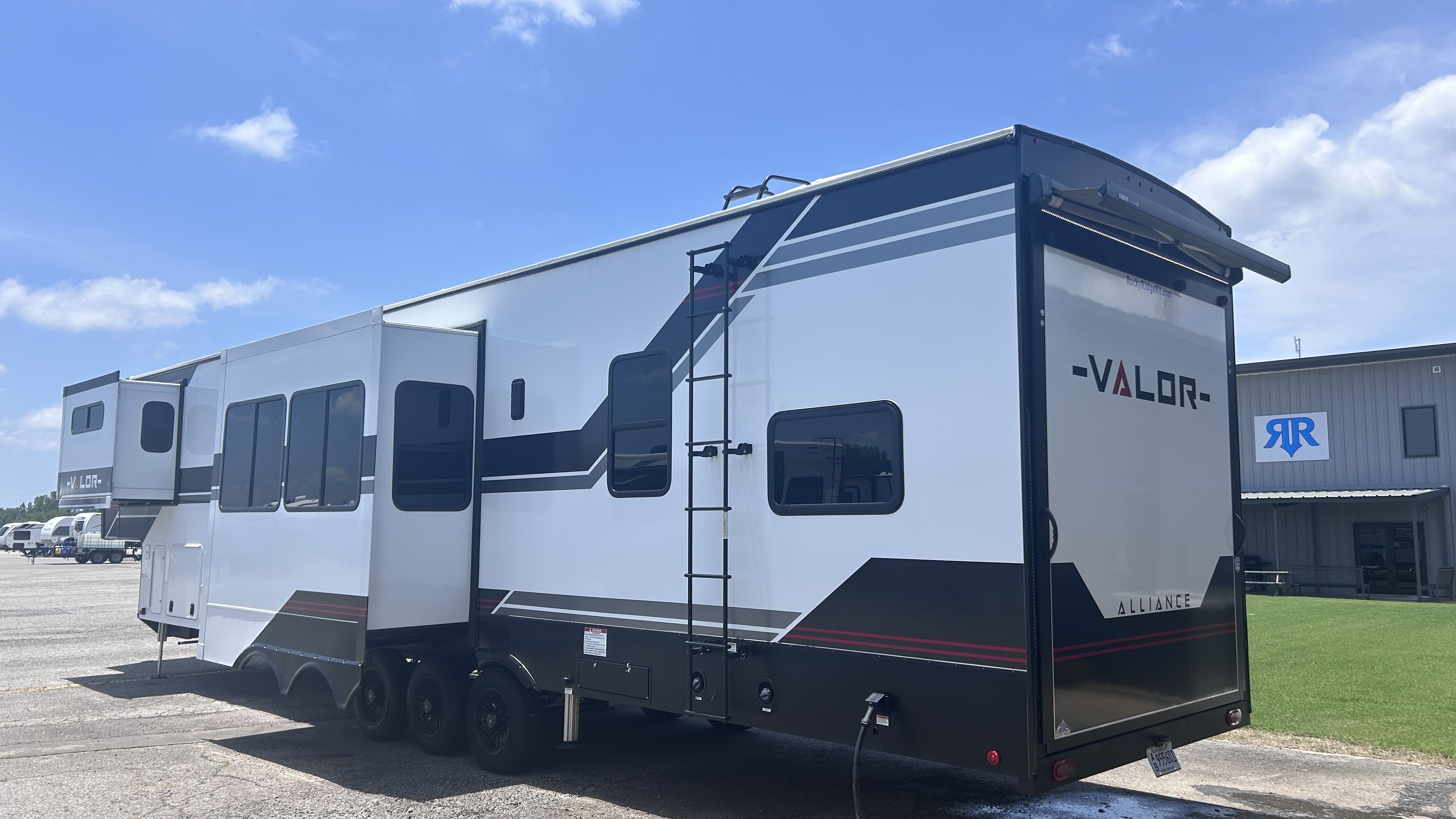 2026 Alliance RV Valor 44V14 - Image 6