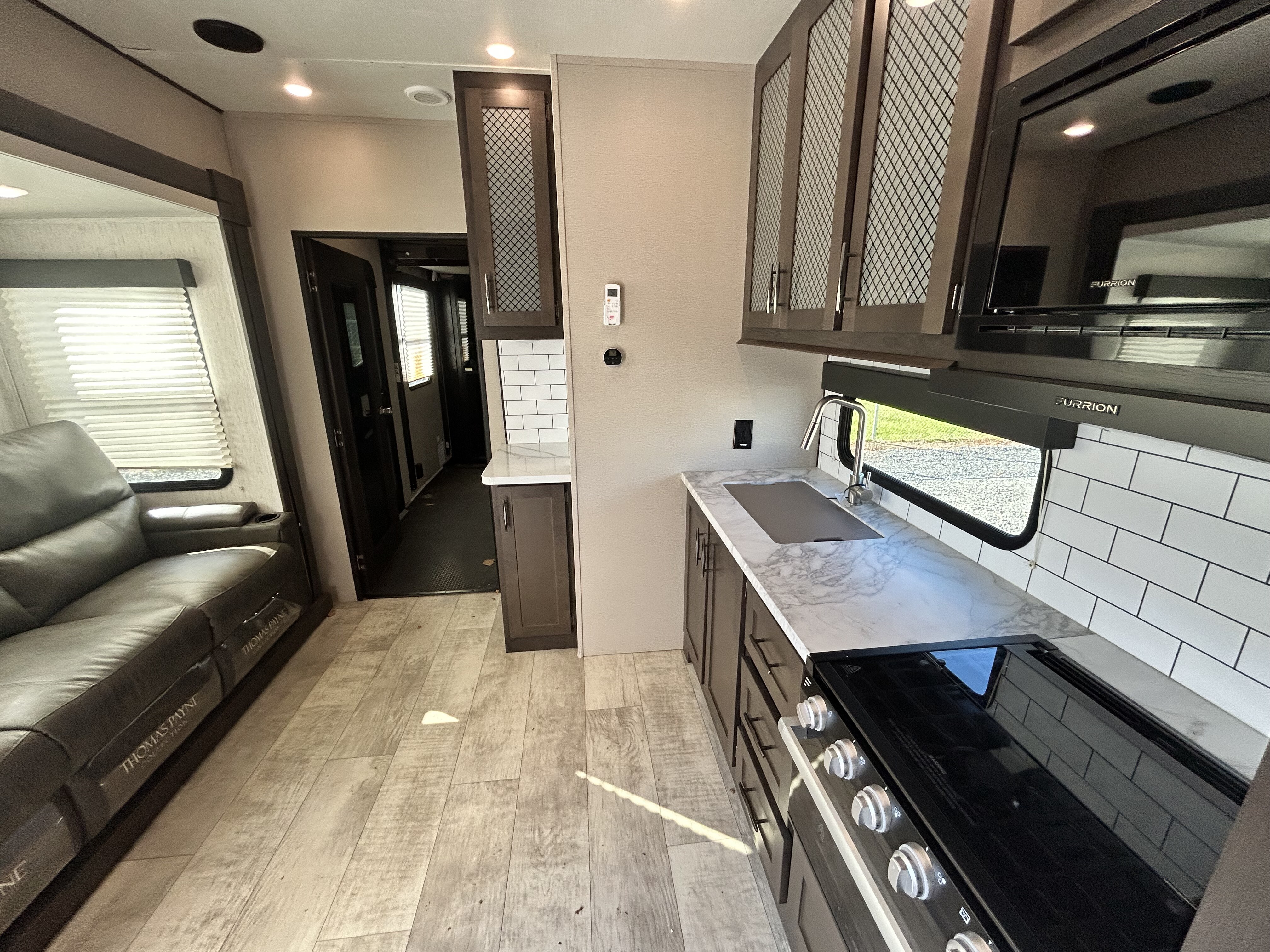 2021 Grand Design Momentum G-Class 29G - Image 16