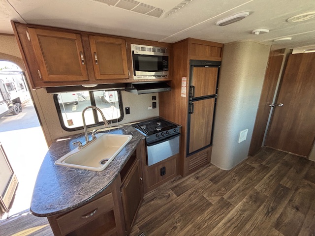 2018 SPRINGDALE SUMMERLAND 2960BH - Image 20