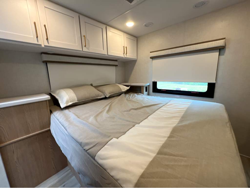 2026 THOR MOTOR COACH MAGNITUDE GA31 - Image 22