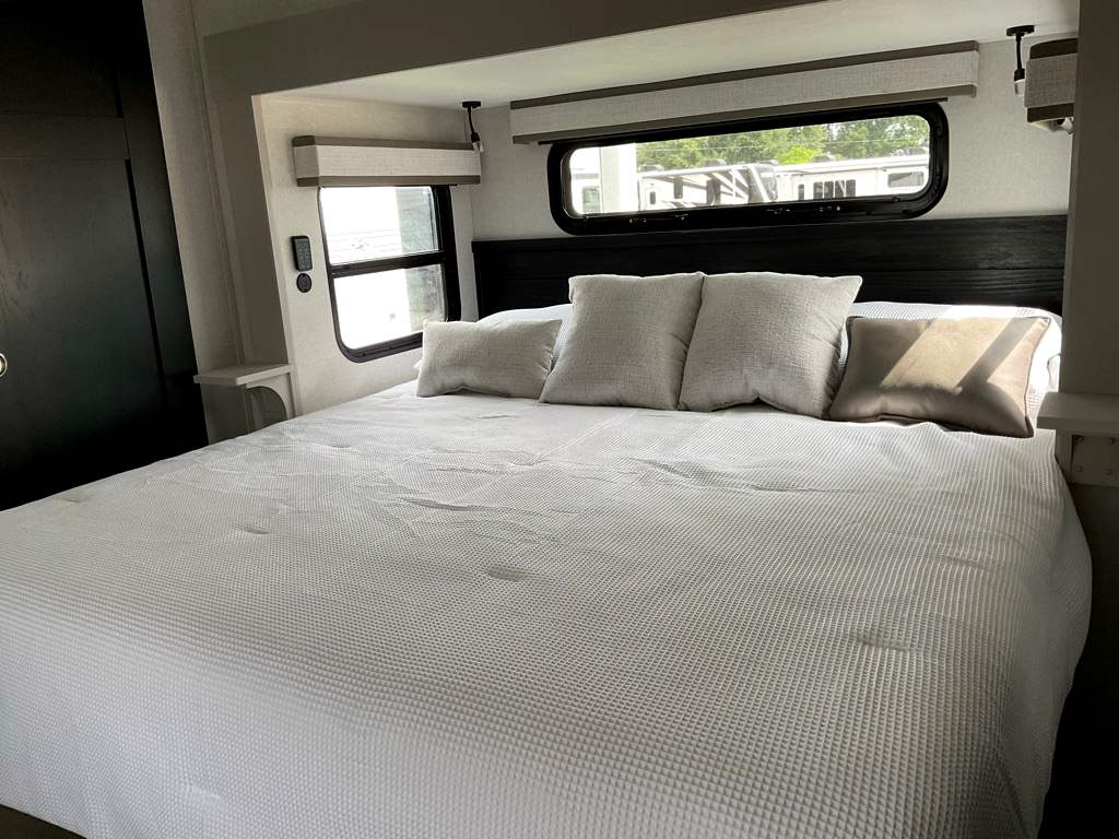 2026 JAYCO NORTH POINT 382 FLRB - Image 27