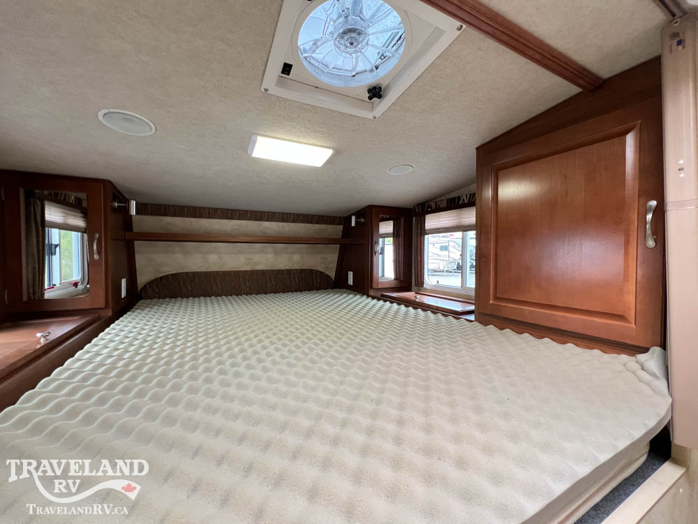 2012 NORTHWOOD ARCTIC FOX 811 - Image 15