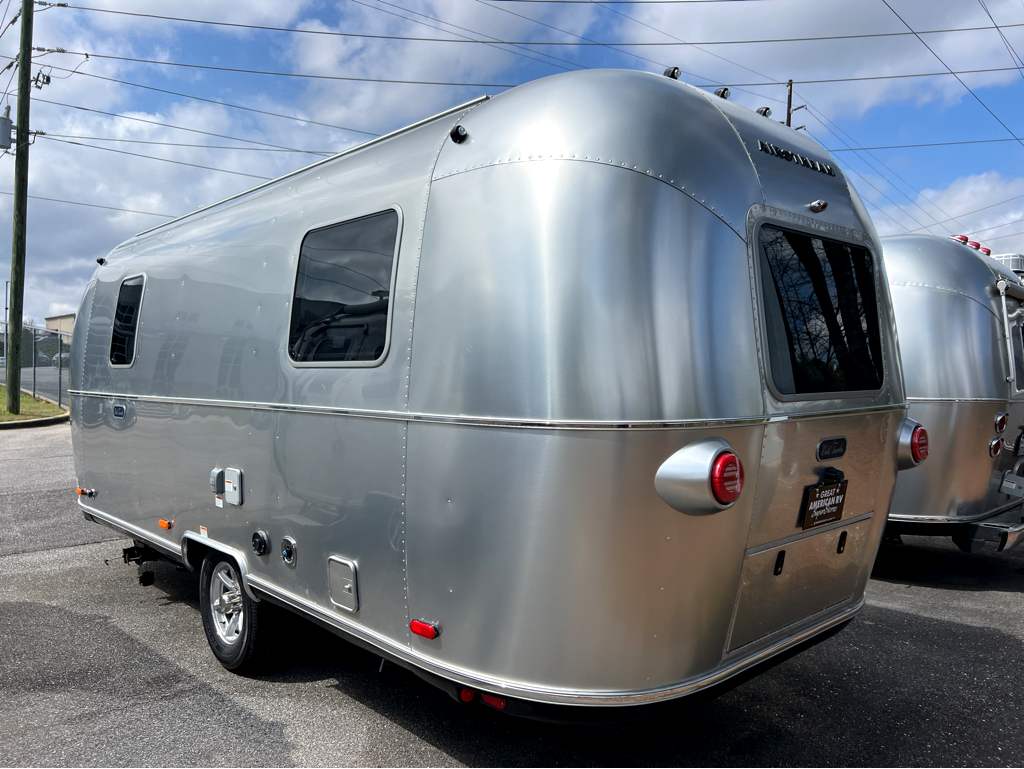 2026 AIRSTREAM WORLD TRAVELERUSA 22RB - Image 3