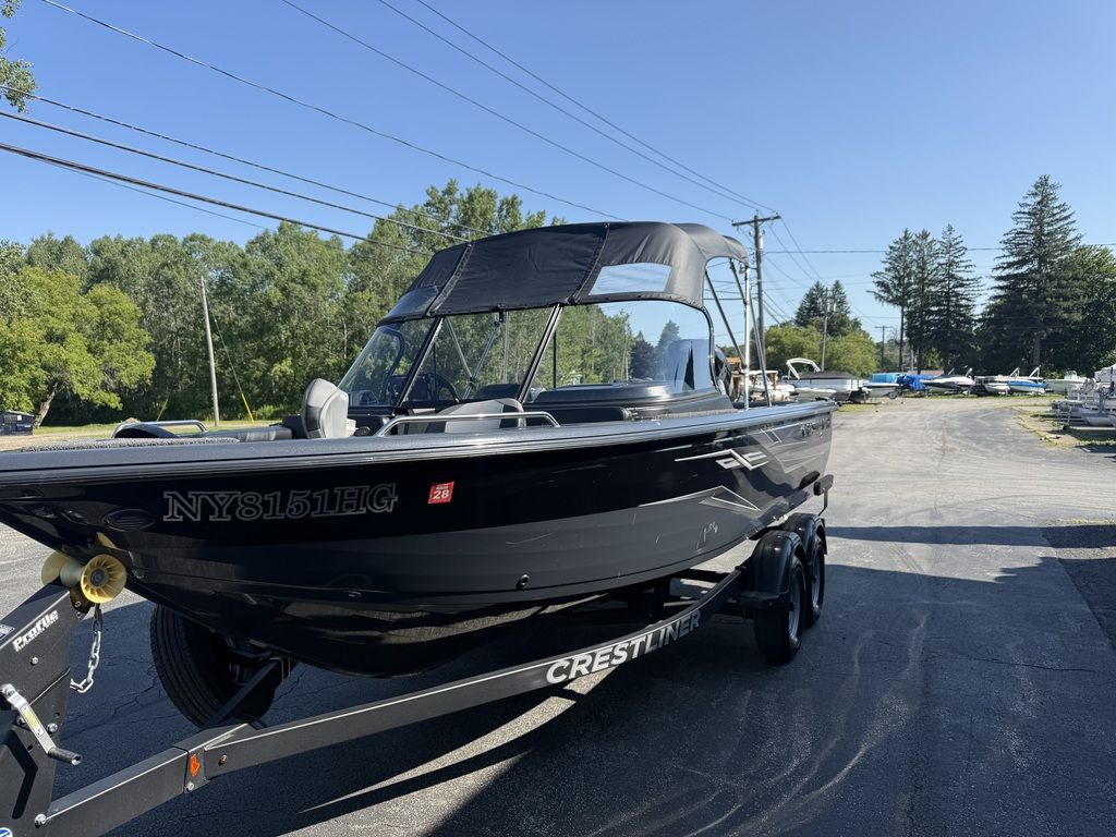 2022 Crestliner 2050 SportFish - Image 1