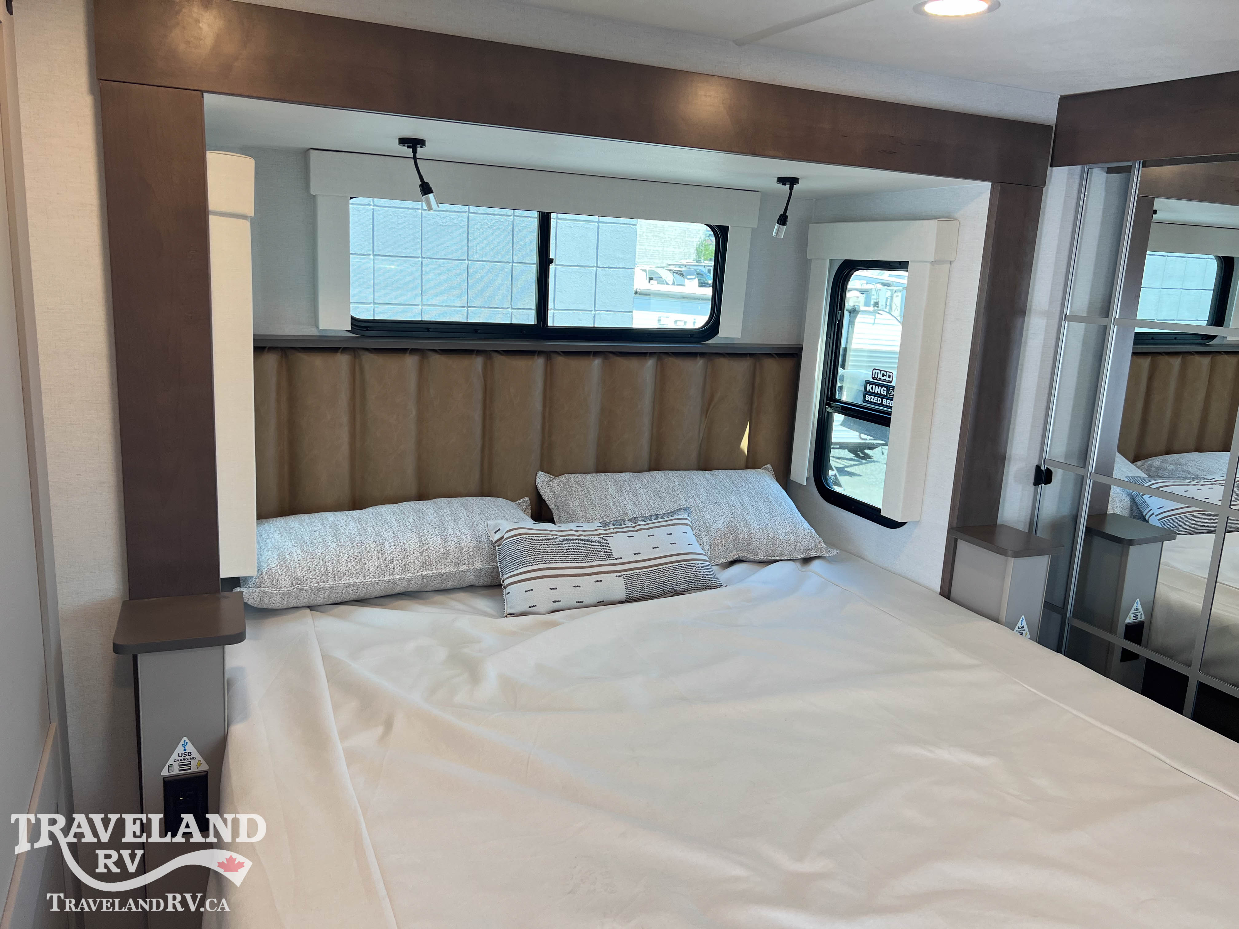 2026 Alliance RV Paradigm 395DS - Image 43