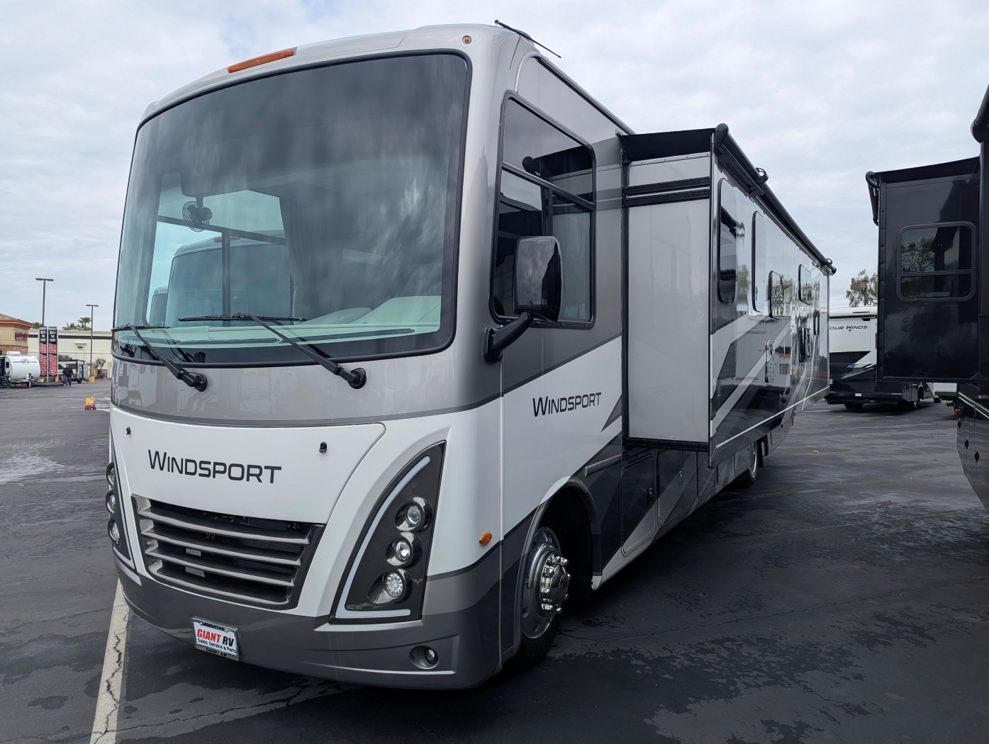 2026 Thor Motor Coach Windsport 35J - Image 3