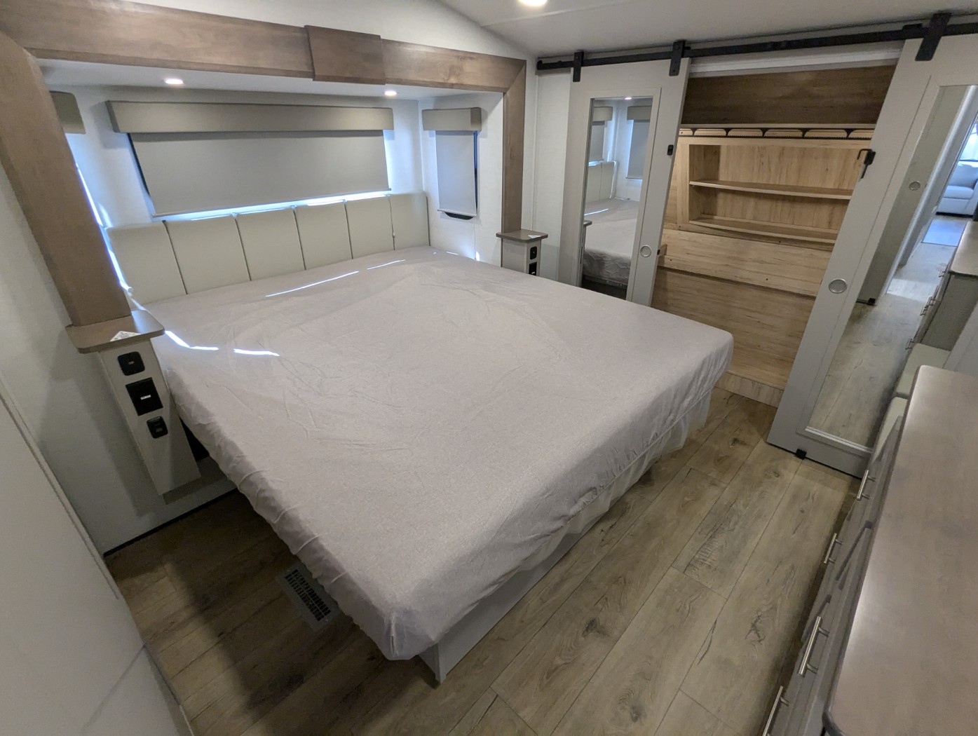 2026 Alliance RV Avenue 39MBR - Image 8