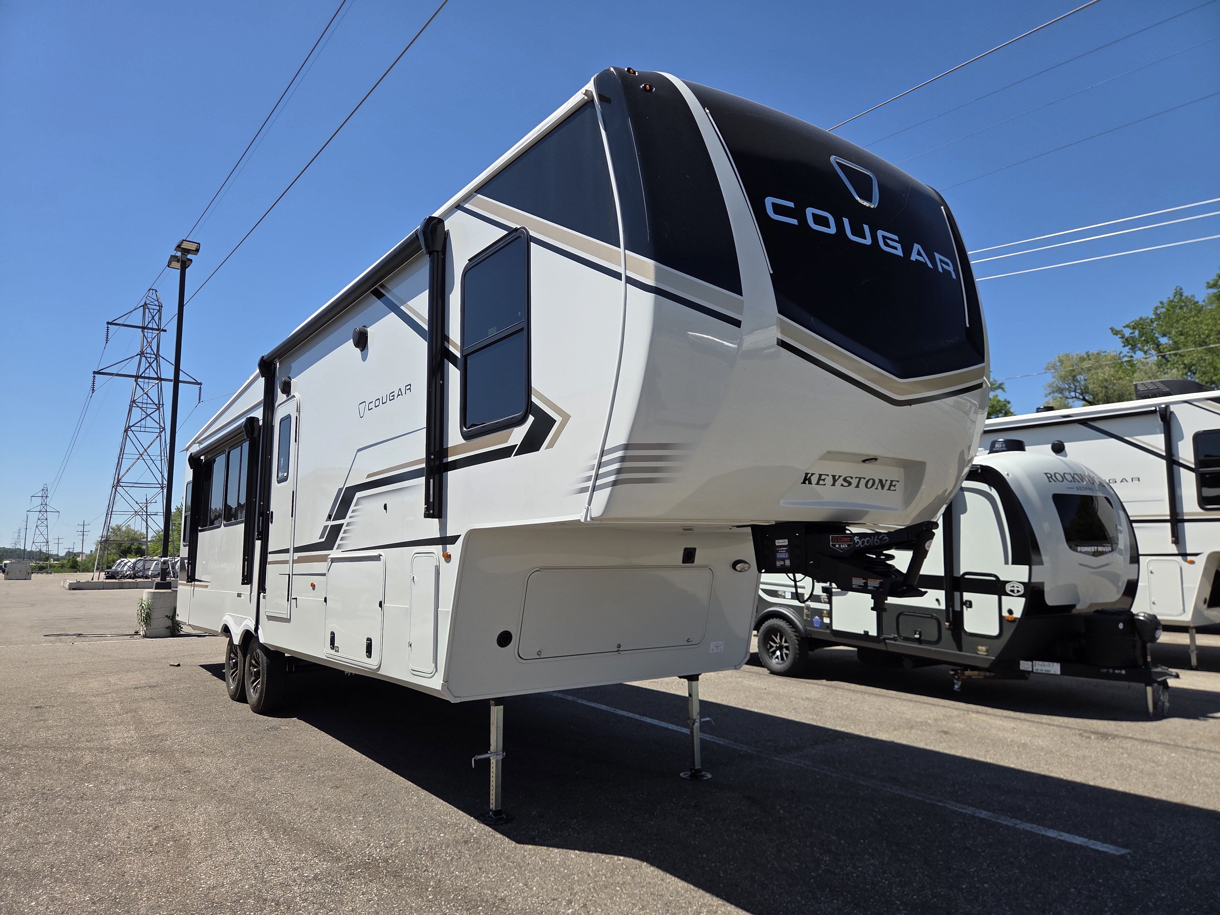 2027 Keystone Cougar 316RLS - Image 1