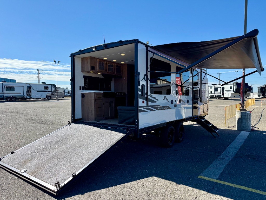 2024 Cherokee Black Label 18RRBL - Image 1