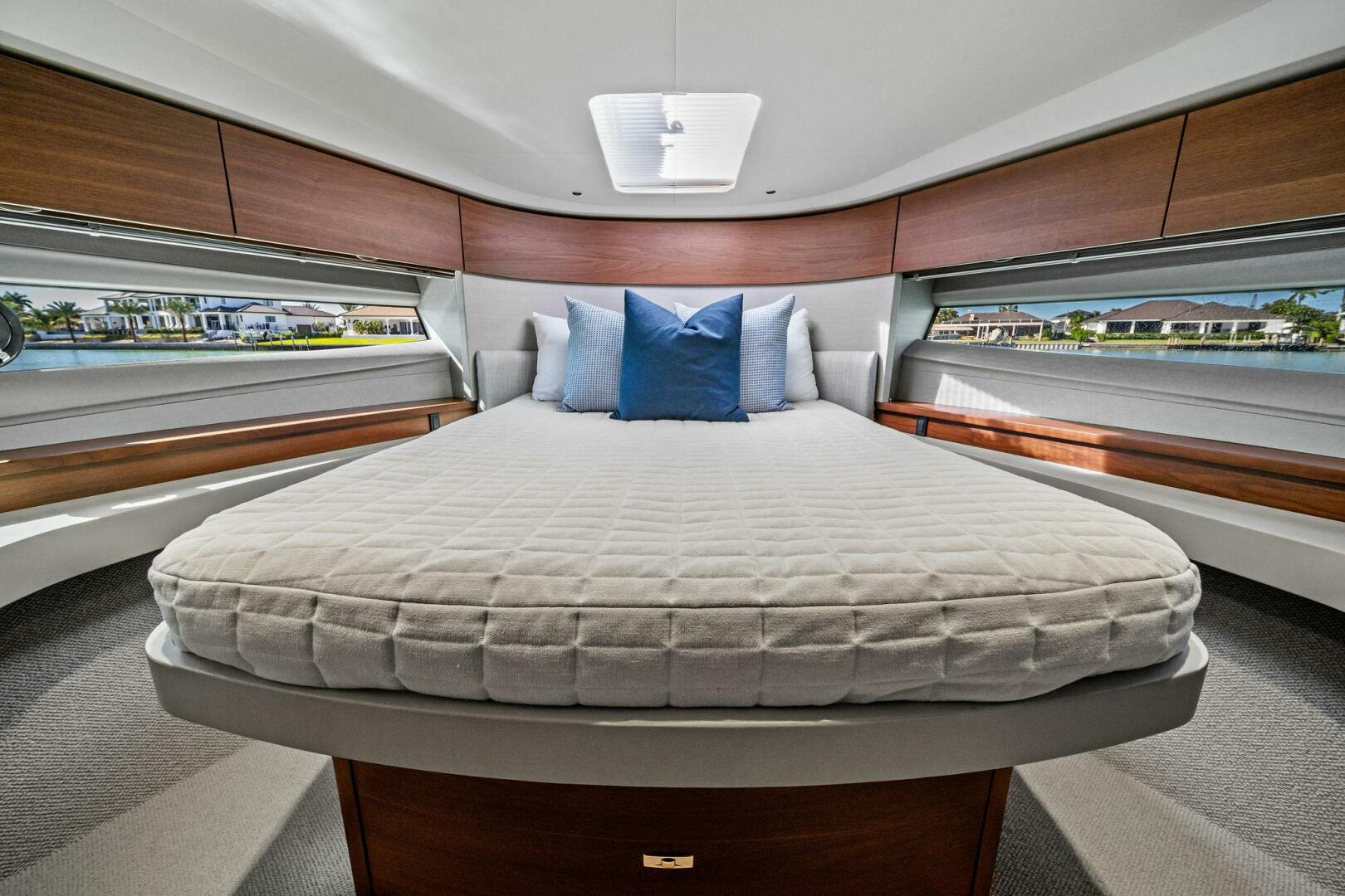 2023 Princess F50 - Image 37