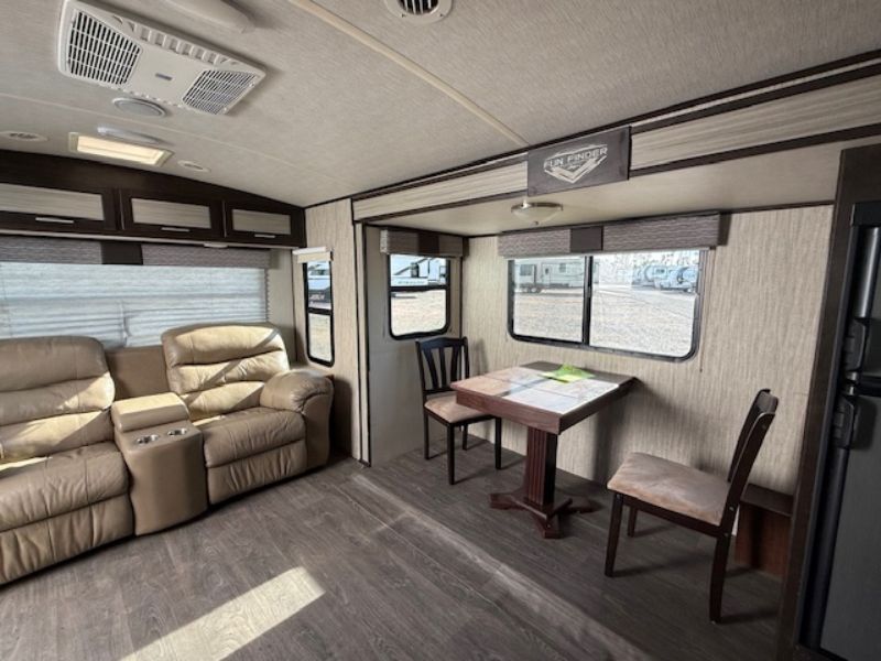 2019 Cruiser RV Fun Finder Xtreme Lite 25RS - Image 4