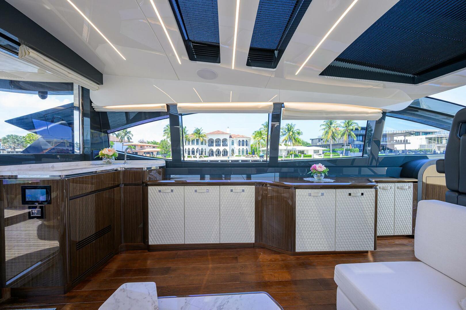 2023 Lazzara Yachts LSX 67 - Image 14