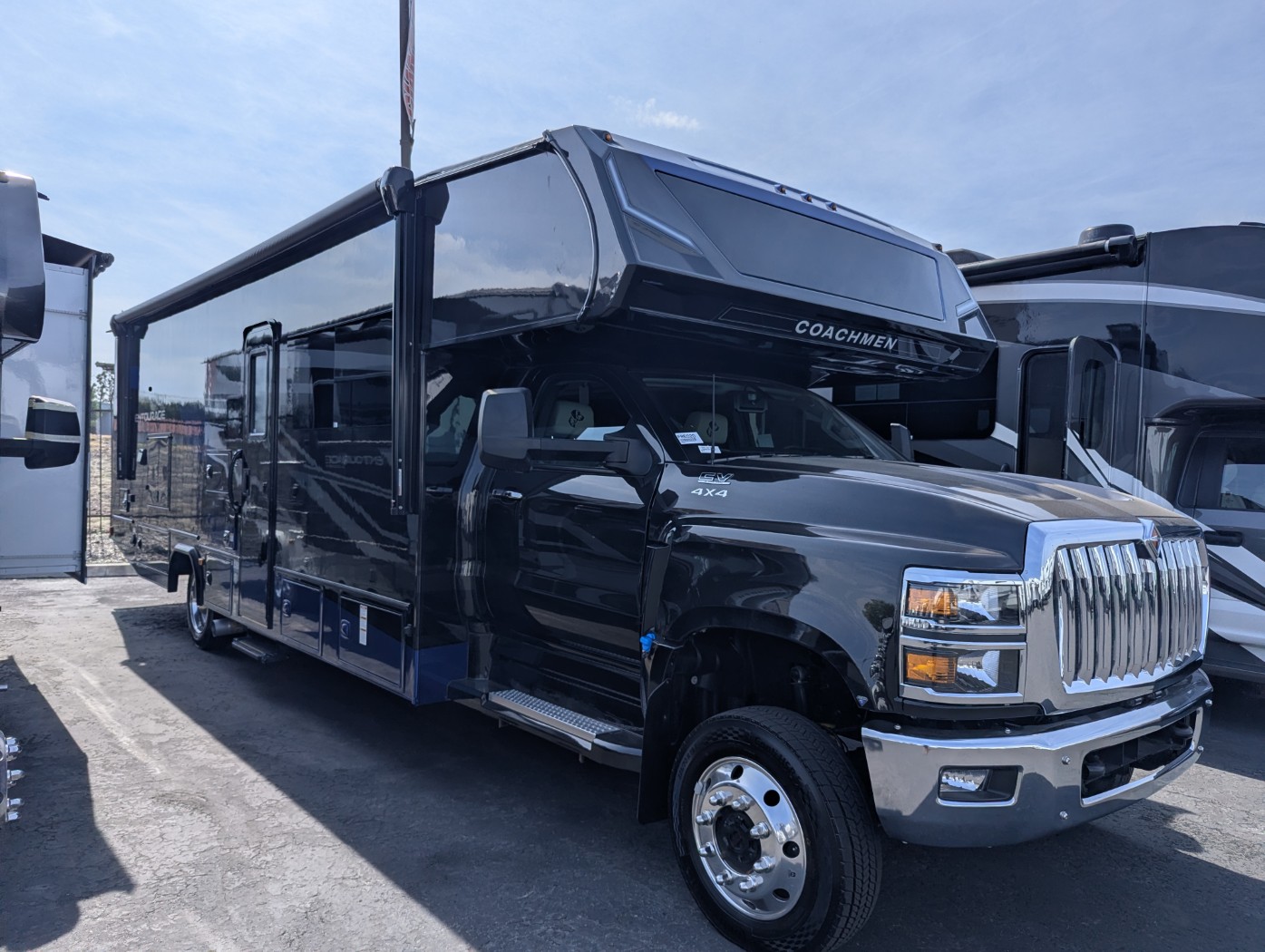 2026 Coachmen Entourage 330DS - Image 1