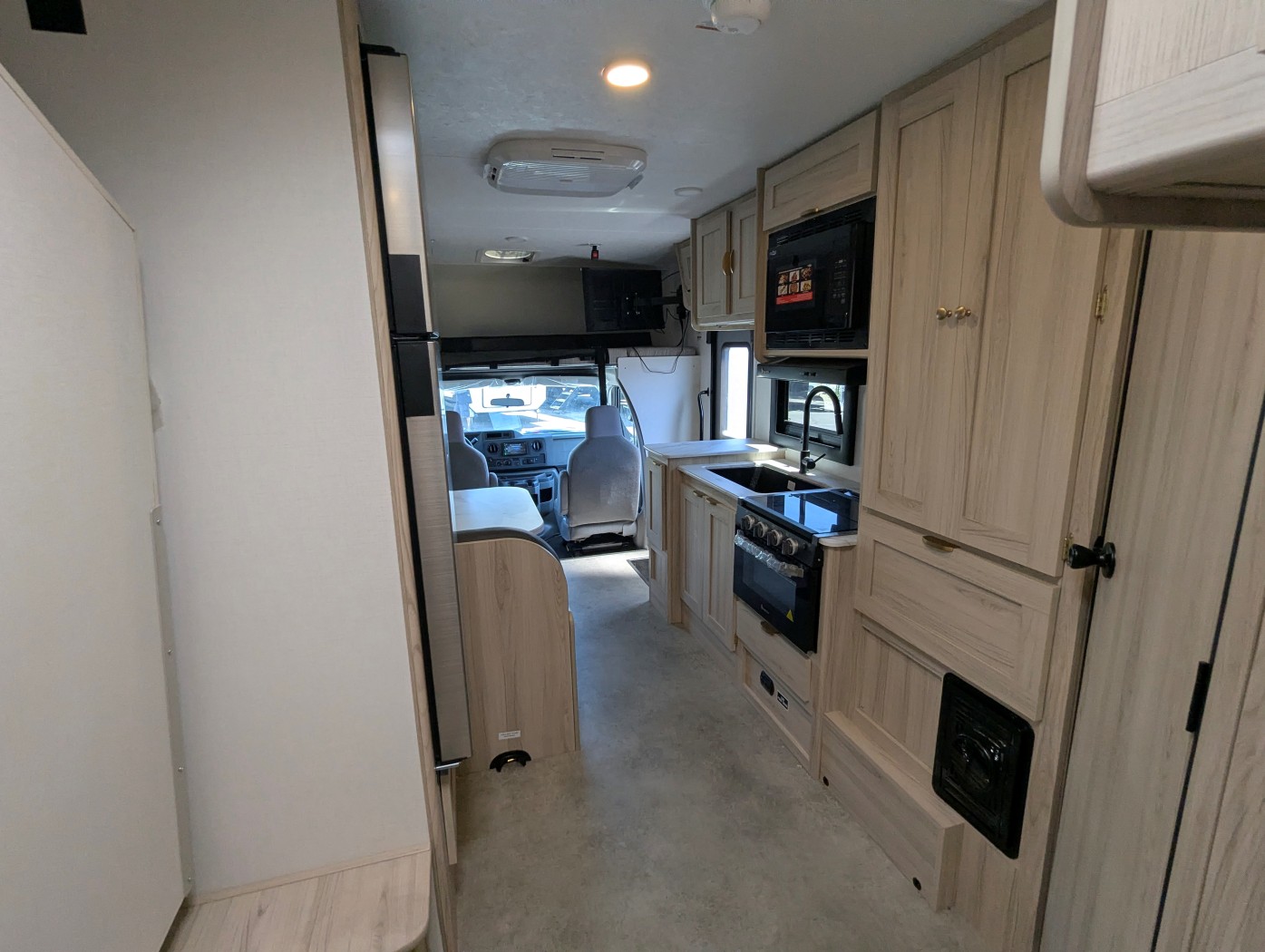 2026 Coachmen Cross Trail 22XG - 4X4 ATH - Image 27