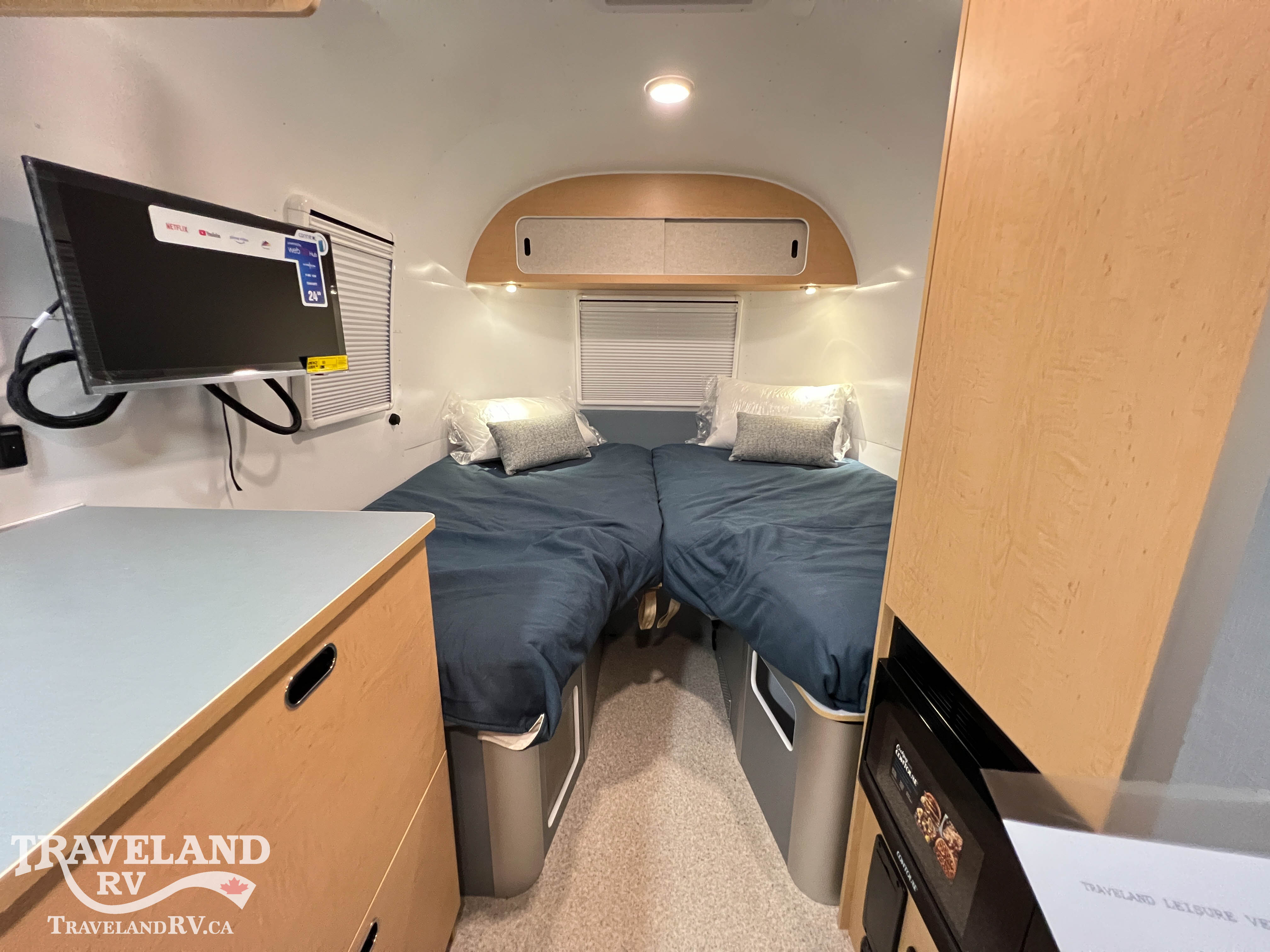 2026 AIRSTREAM 22RB WORLD TRAVELER - Image 16