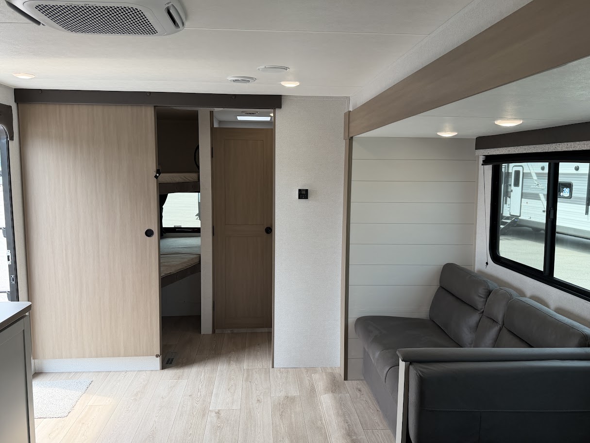 2027 JAYCO JAY FLIGHT 330TBS - Image 12