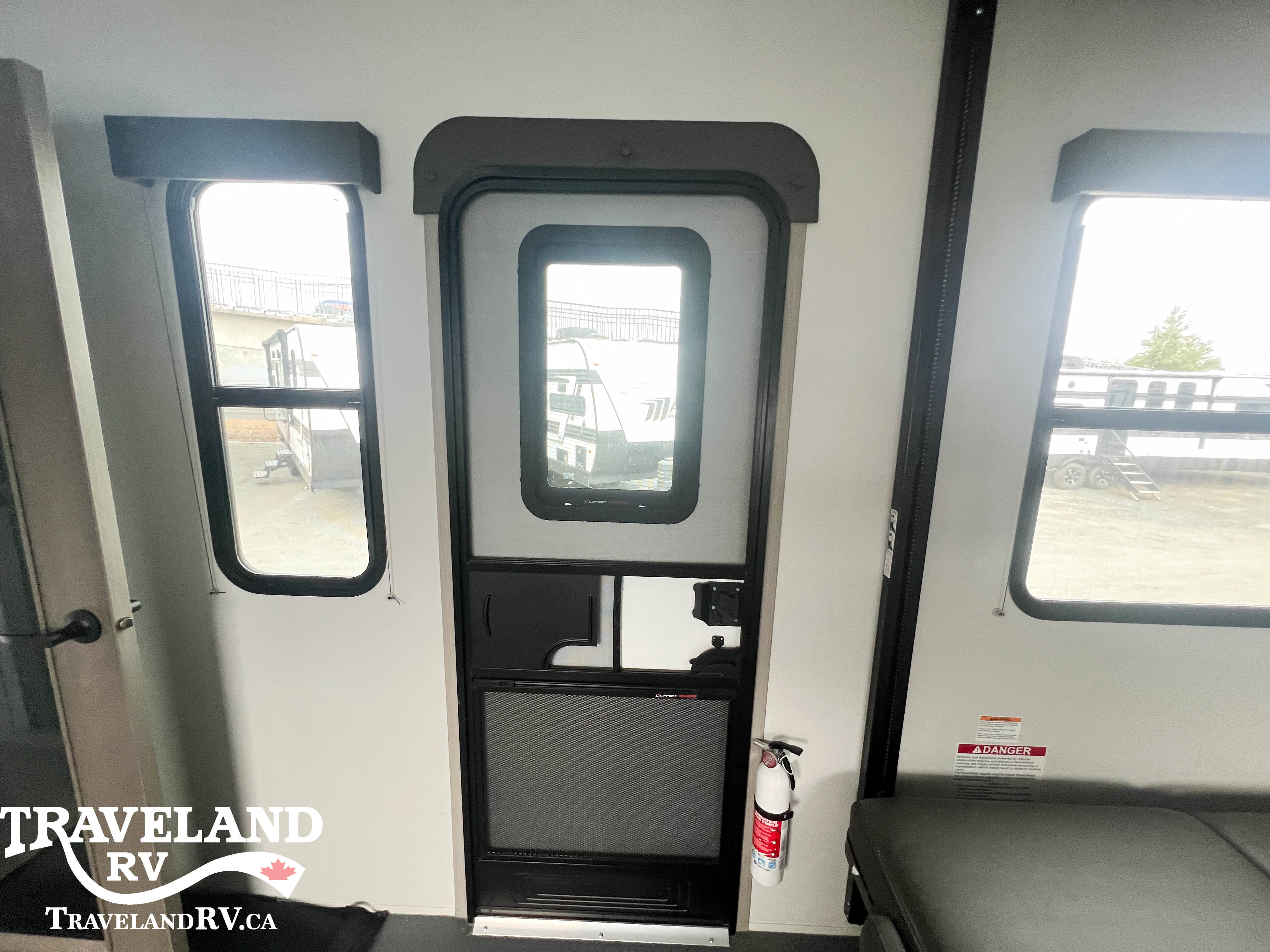 2025 Grand Design Momentum G-Class 31G - Image 32