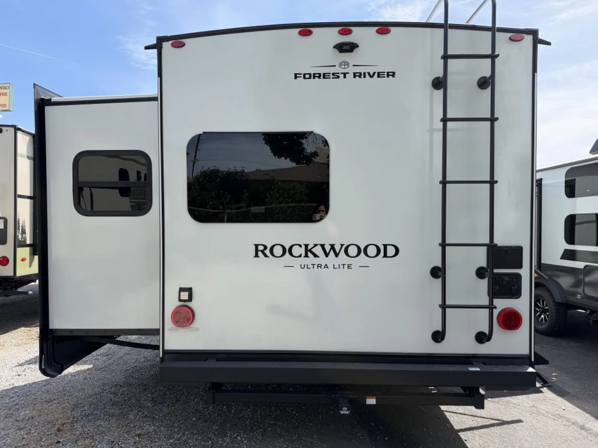 2027 FOREST RIVER ROCKWOOD ULTRA LITE 2608BS - Image 7