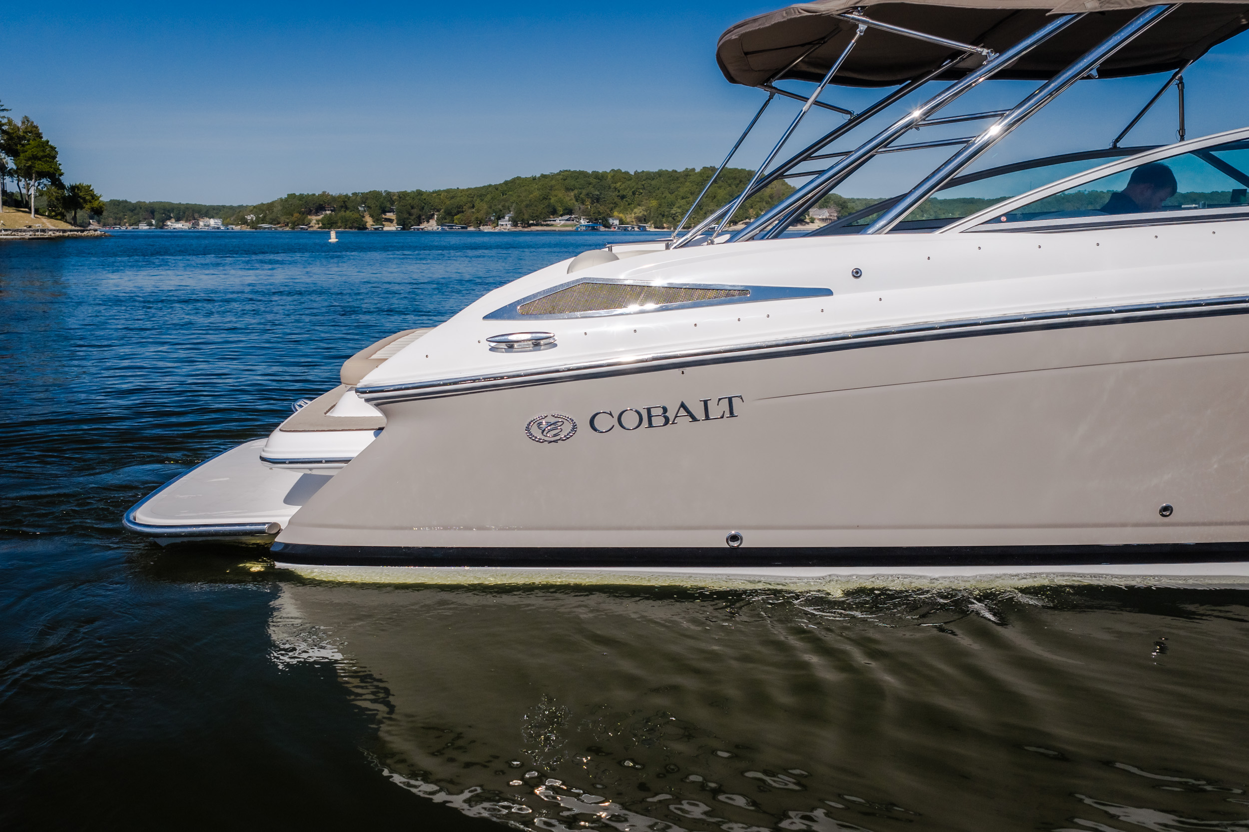2010 Cobalt 302 - Image 52