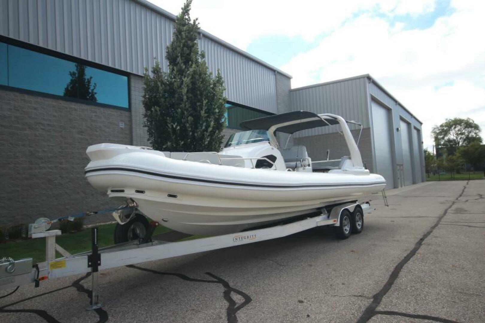 2024 Zodiac Medline 9 NEO - Image 4