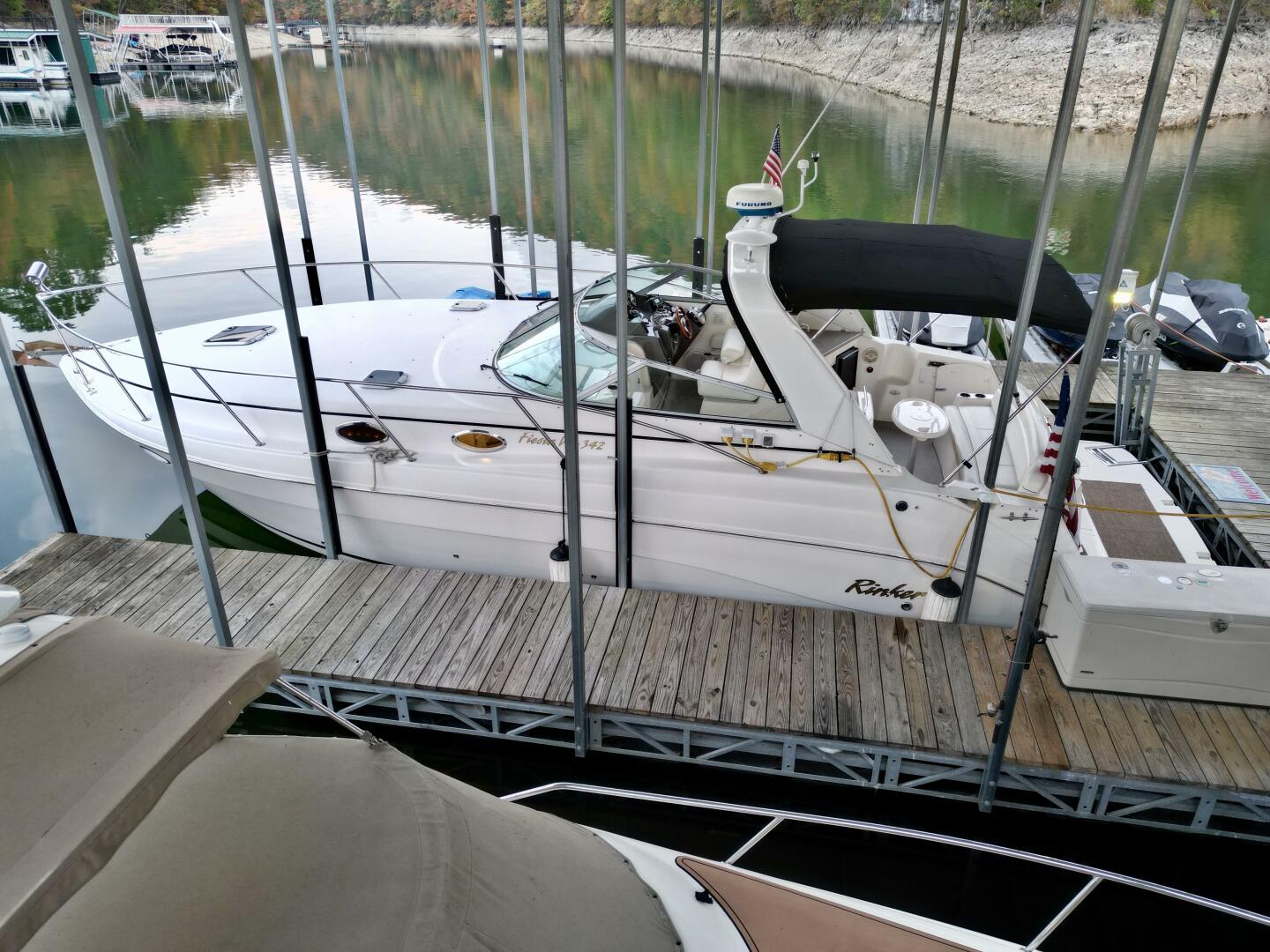 2004 Rinker 342 Fiesta Vee - Image 6