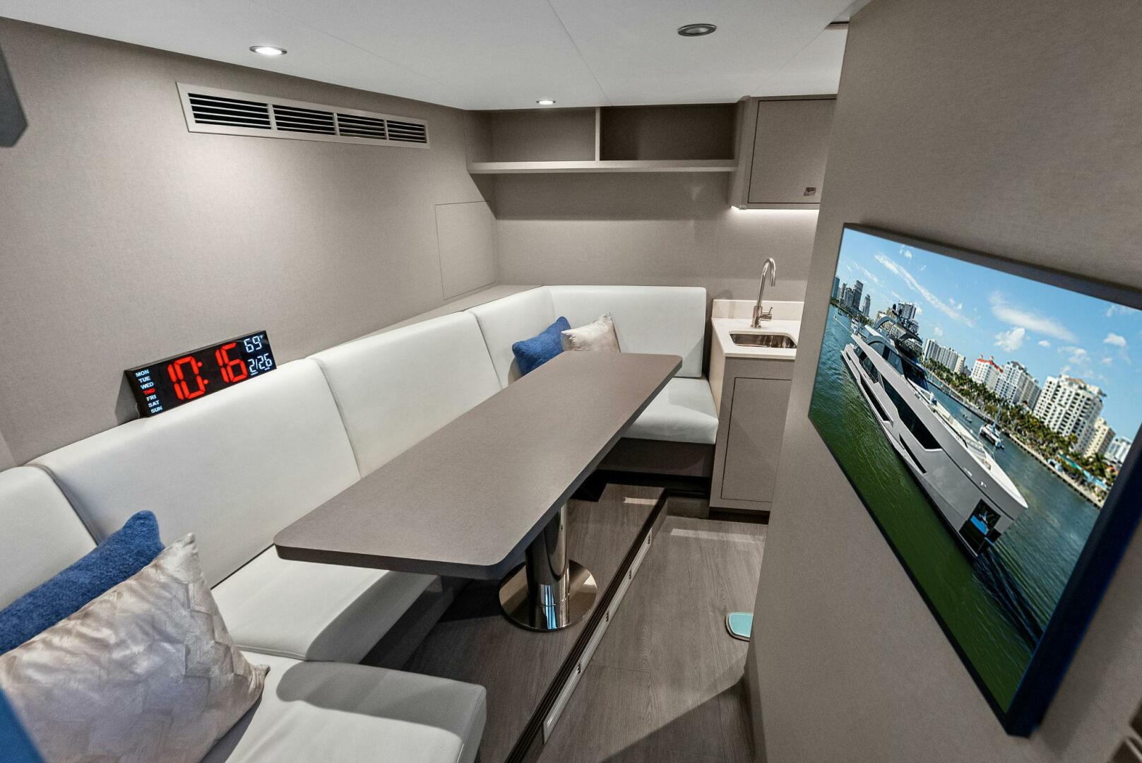 2024 Ocean Alexander 35 Revolution - Image 60