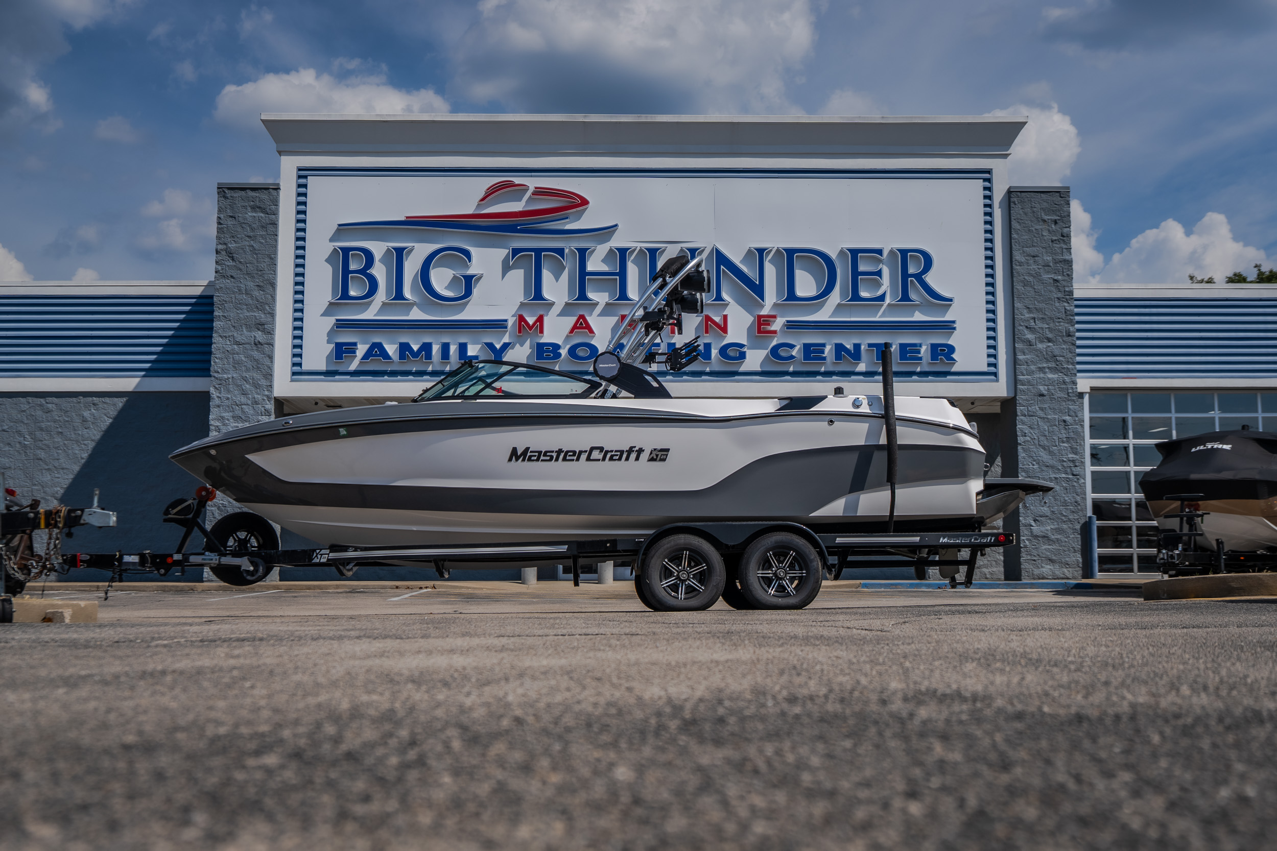 2024 MasterCraft XT25 - Image 1