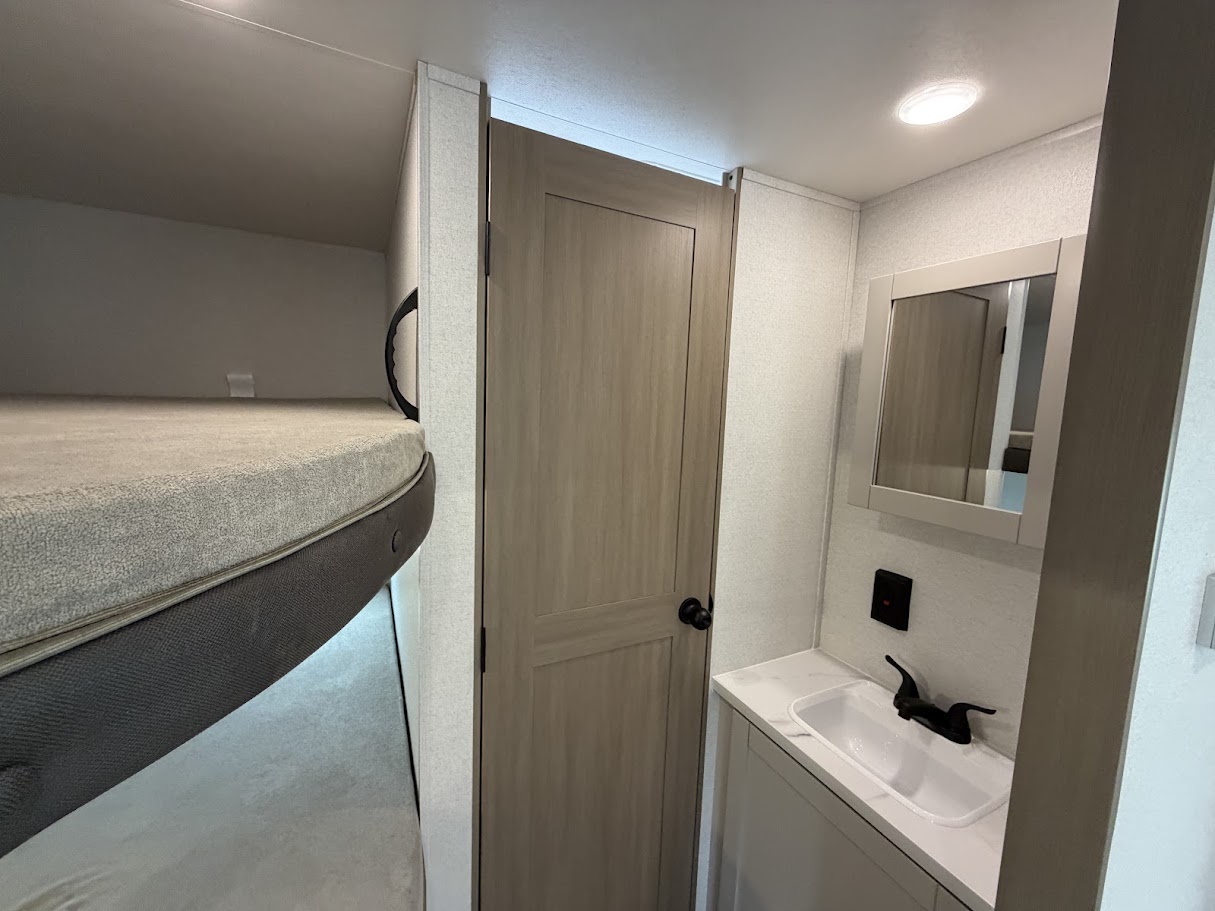 2027 Jayco Jay Flight SLX 261BHS - Image 36