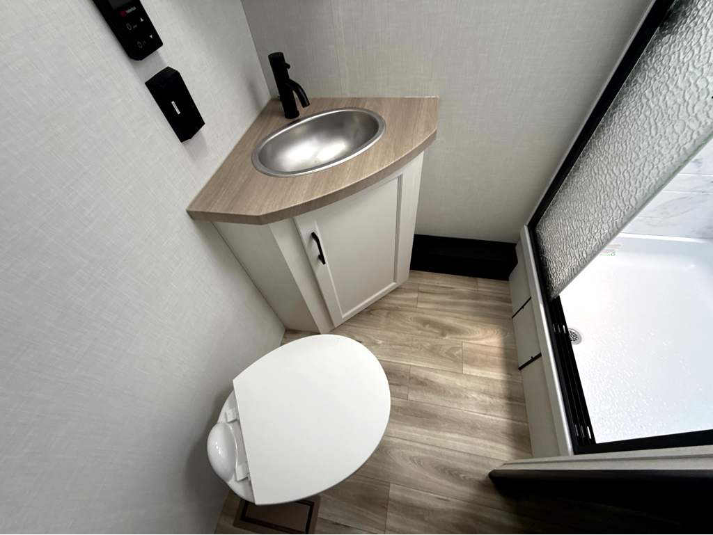 2026 VENTURE RV SPORTTREK 272VRK - Image 28