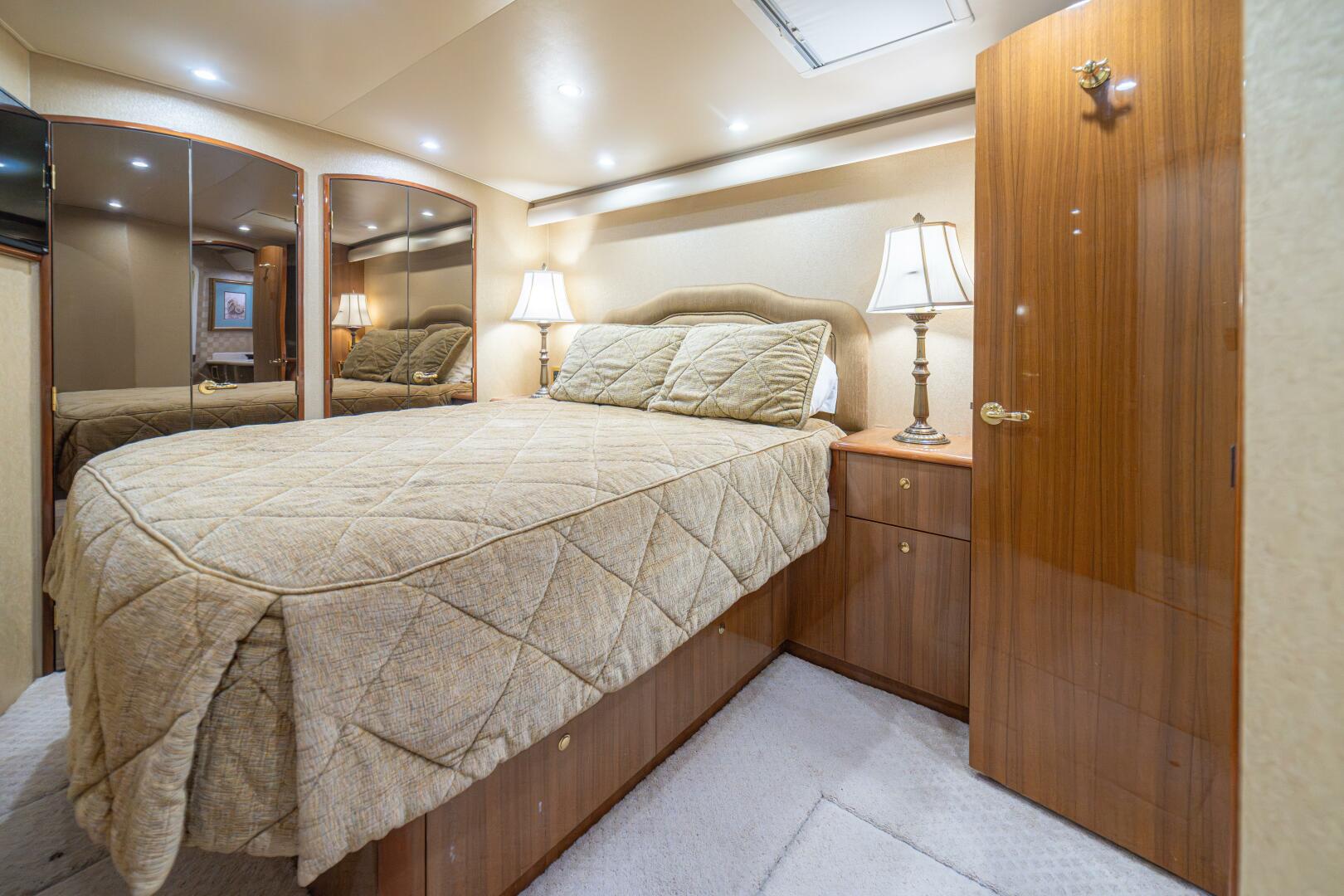2006 Viking 56 Convertible - Image 59