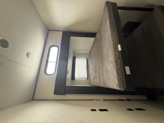 2022 Forest River Cherokee Arctic Wolf 3880 SUITE - Image 27