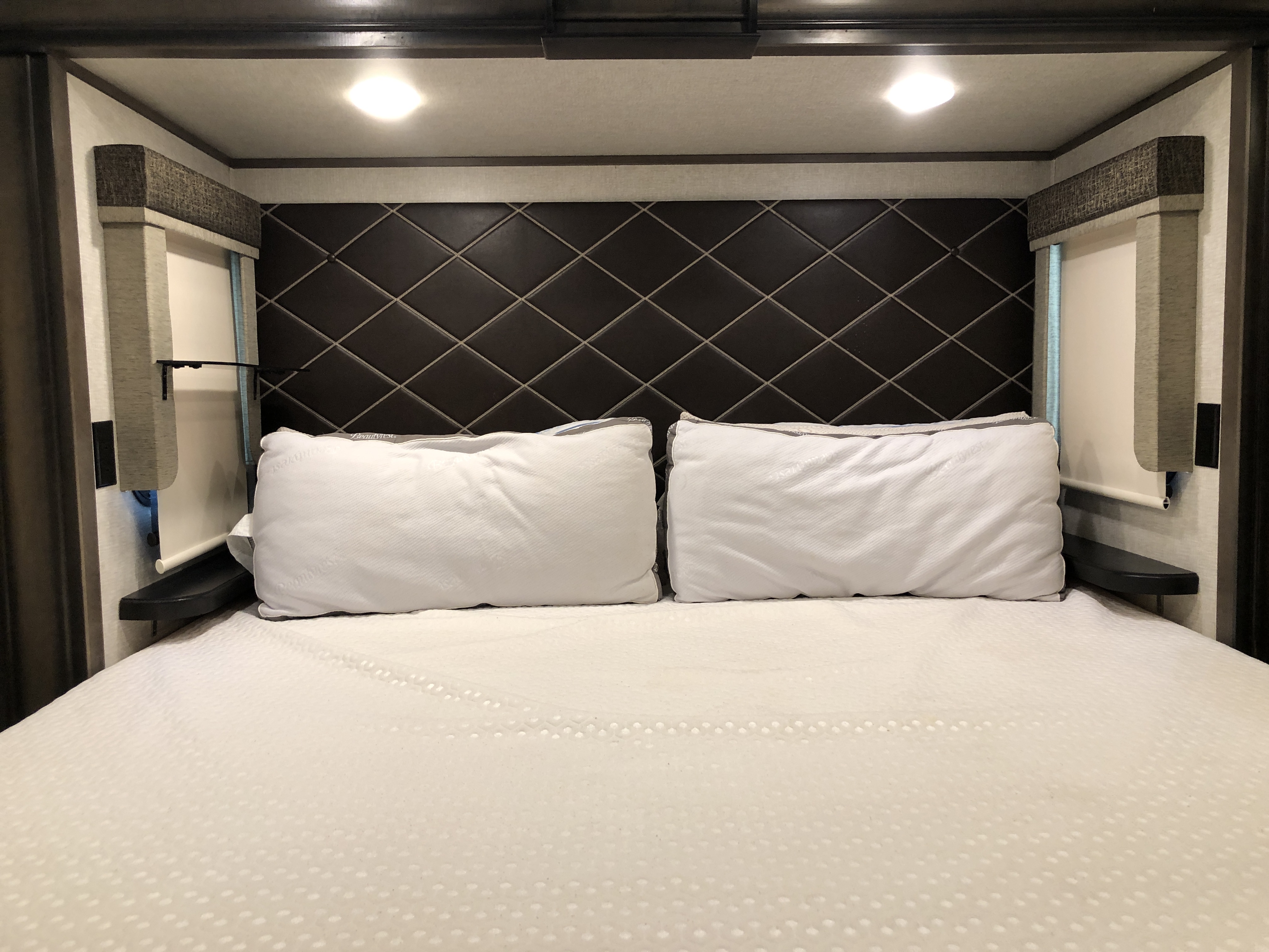 2019 Keystone Montana 3121RL - Image 29