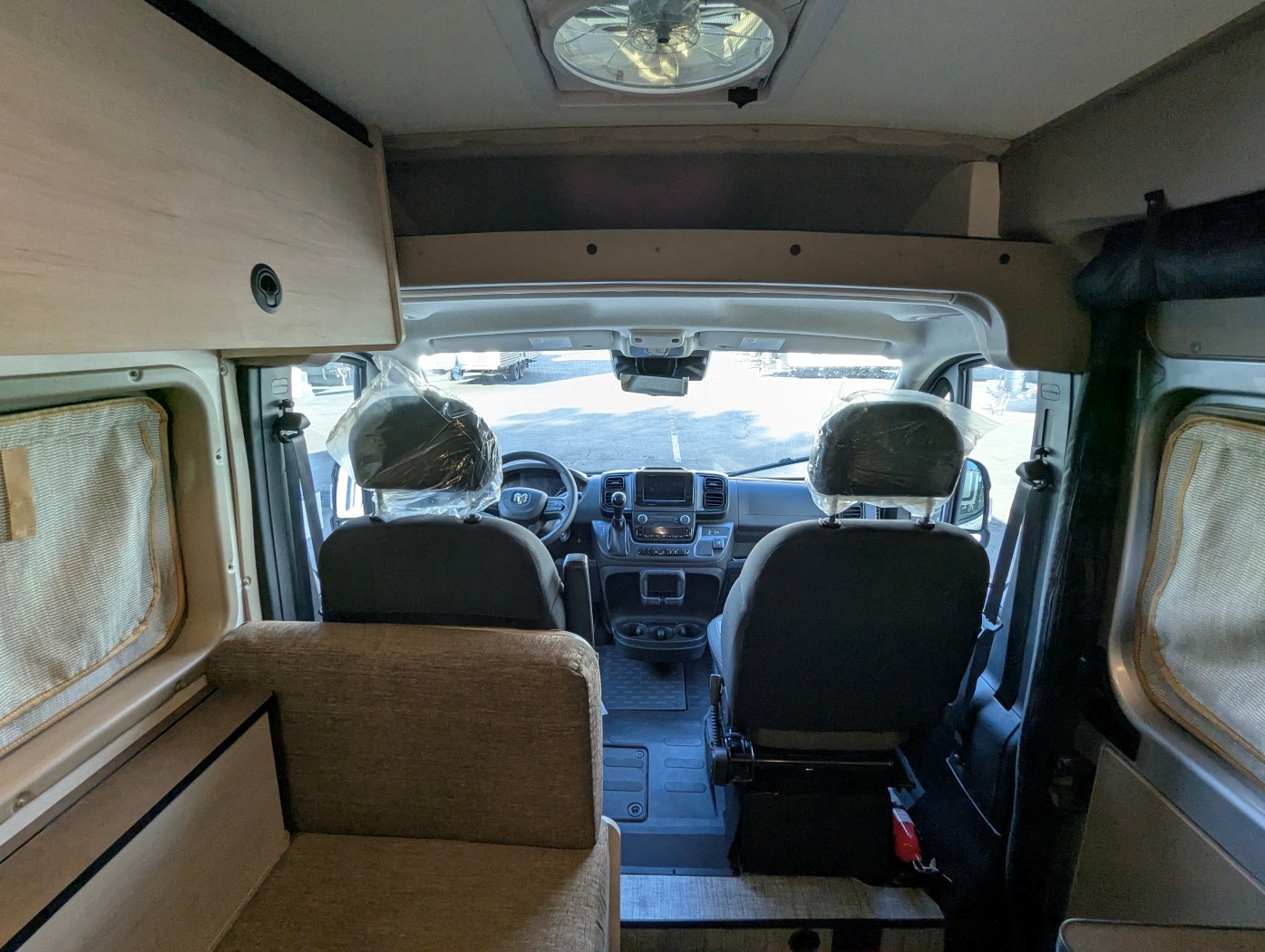 2027 Winnebago Solis Pocket 36A - Image 21