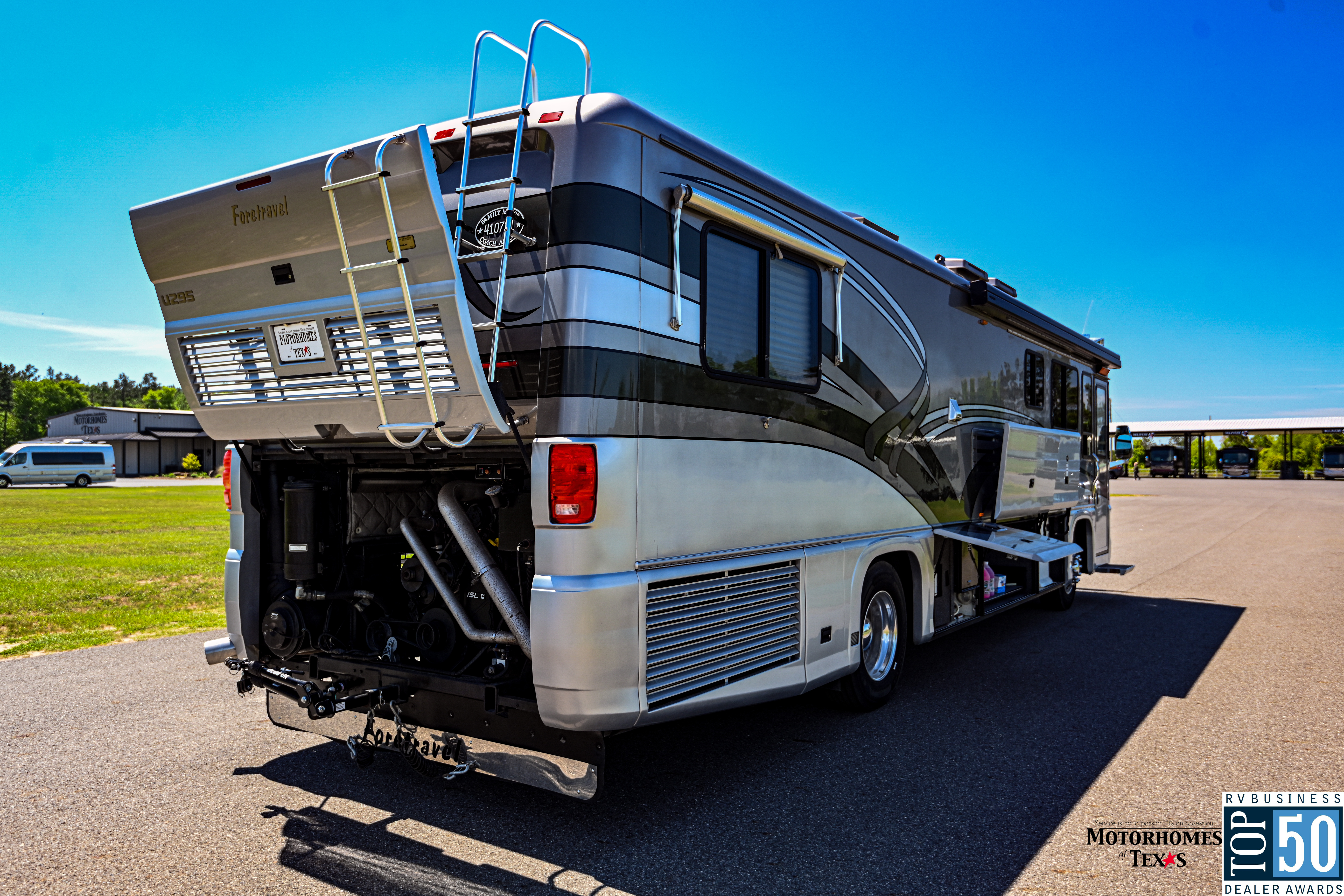 2004 Foretravel U295 3610 WTFS - exterior 3
