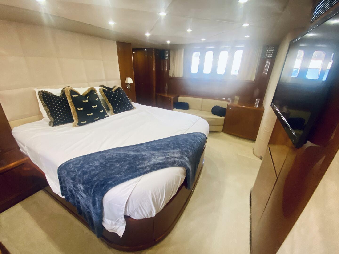 2006 Viking Princess Sport Cruiser - Image 27