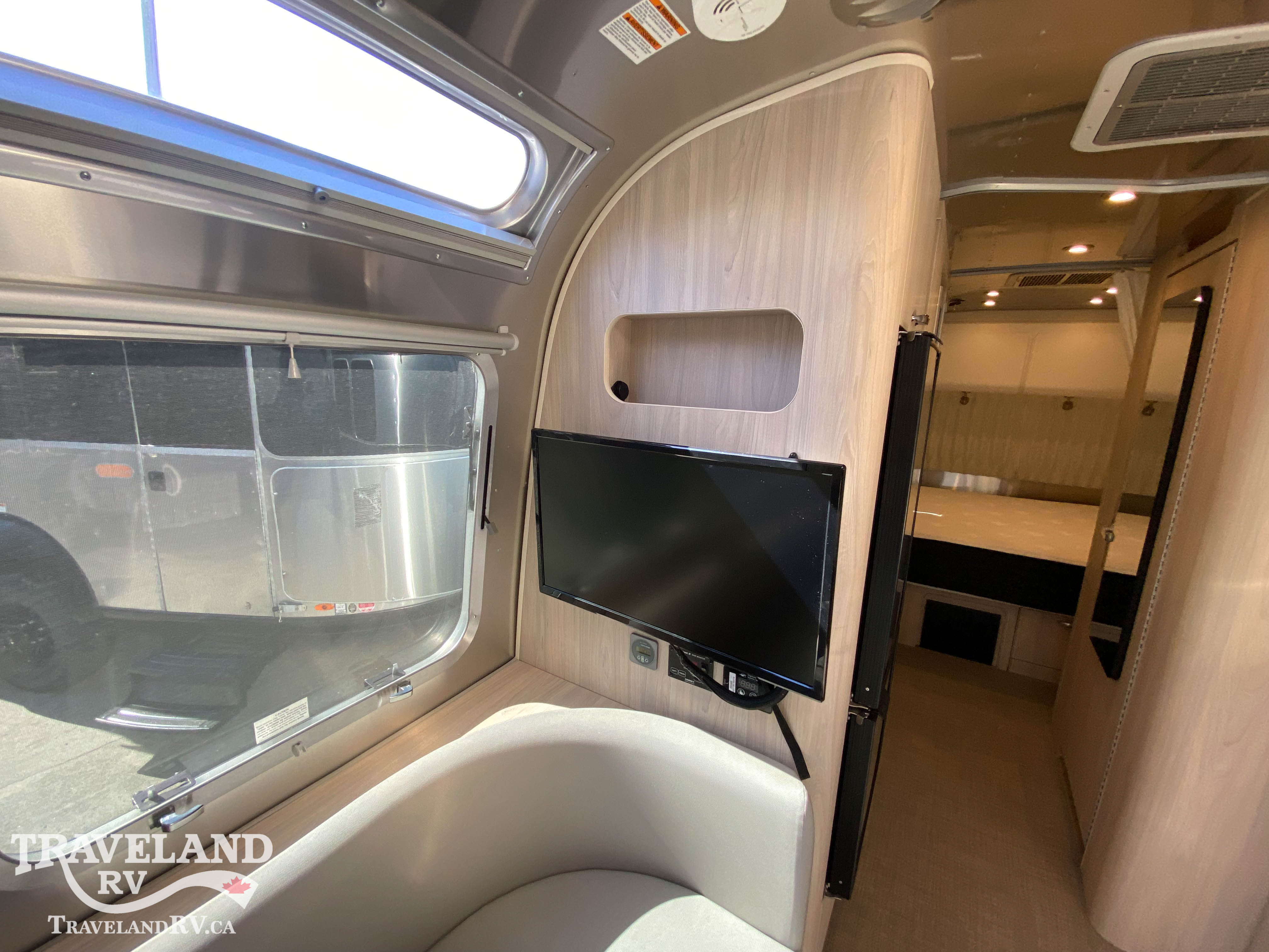 2023 Airstream Globetrotter 25FBQ - Image 12