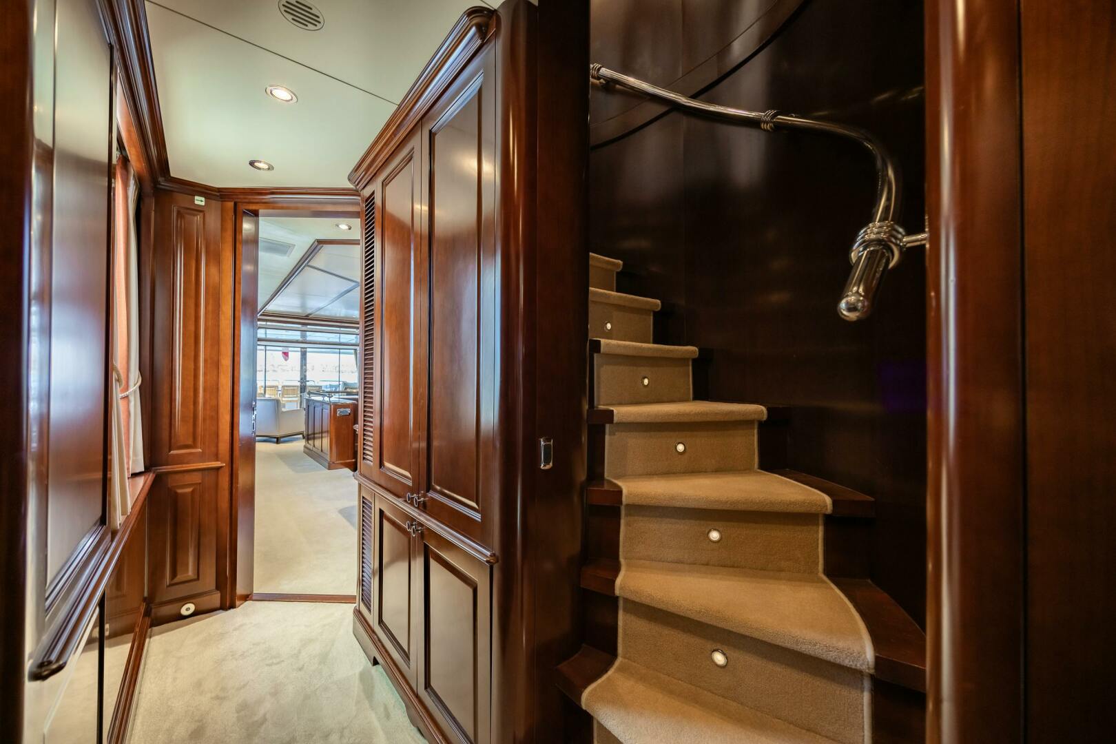 2009 Benetti Benetti Classic 120 - Image 36