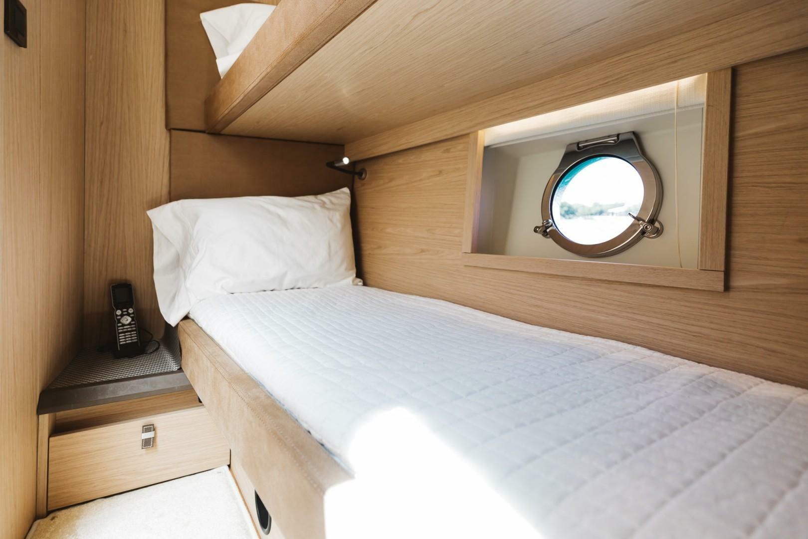 2015 Beneteau Monte Carlo 5 - Image 32